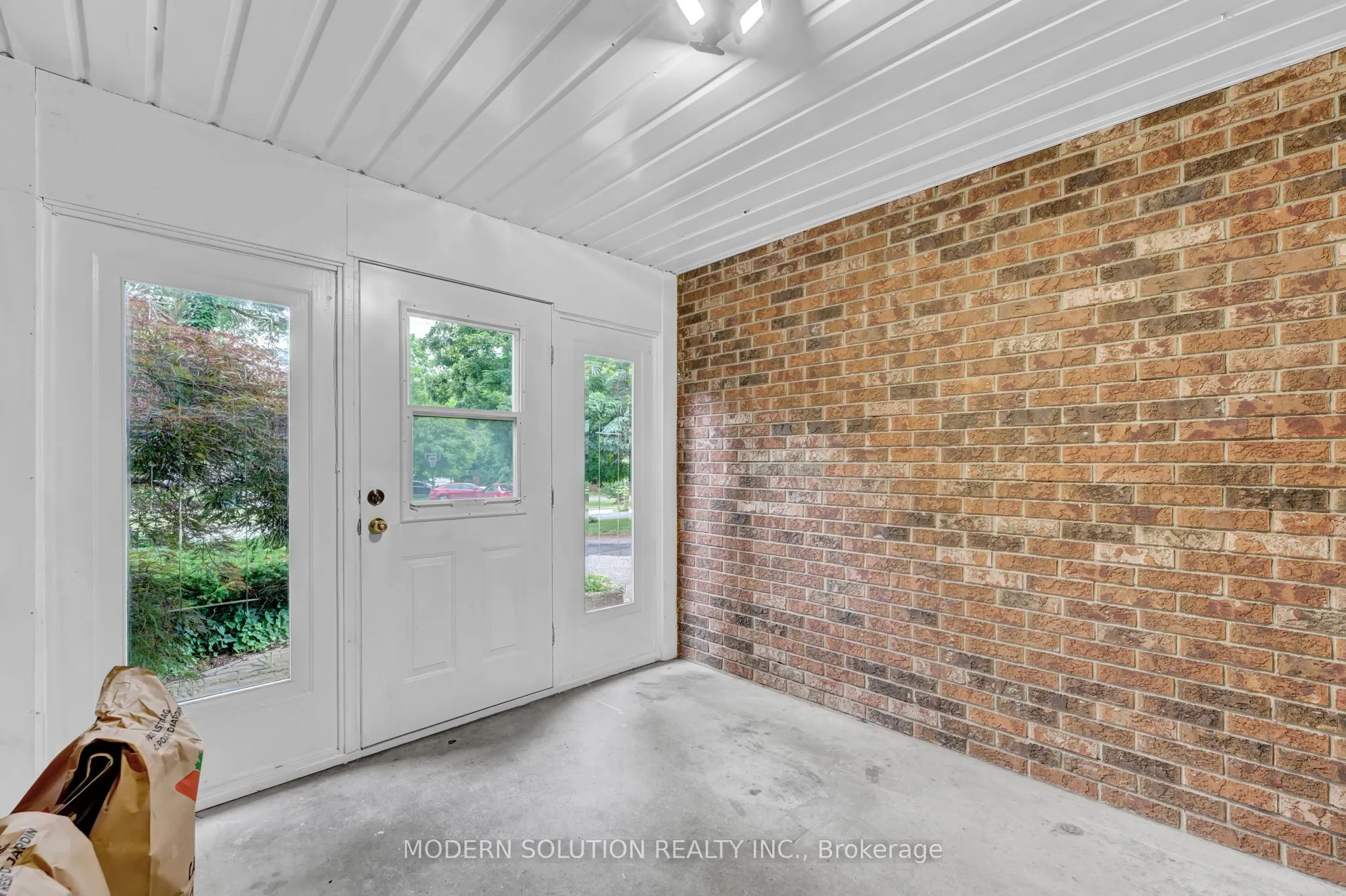 370A Churchill Court