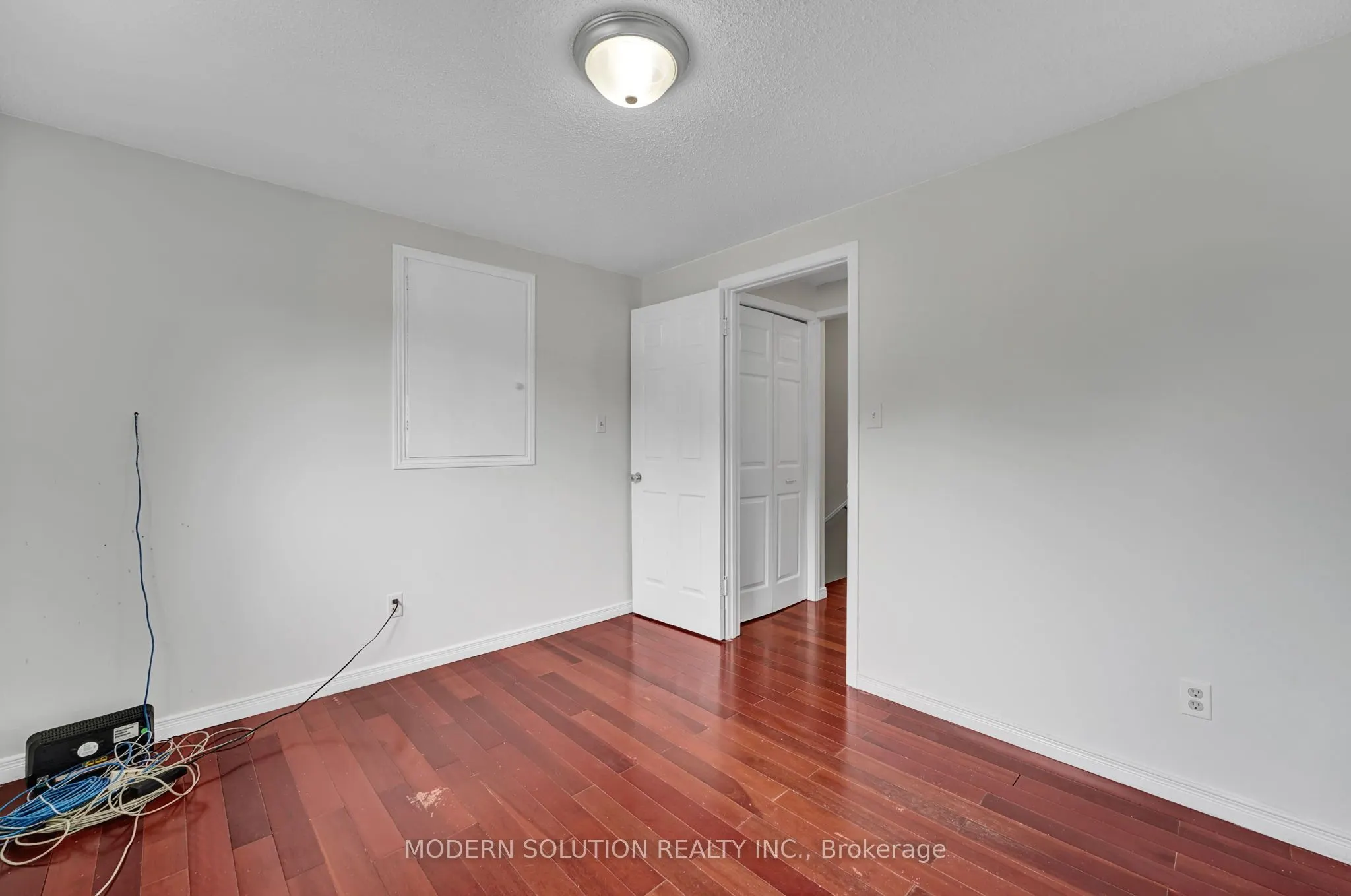 370A Churchill Court
