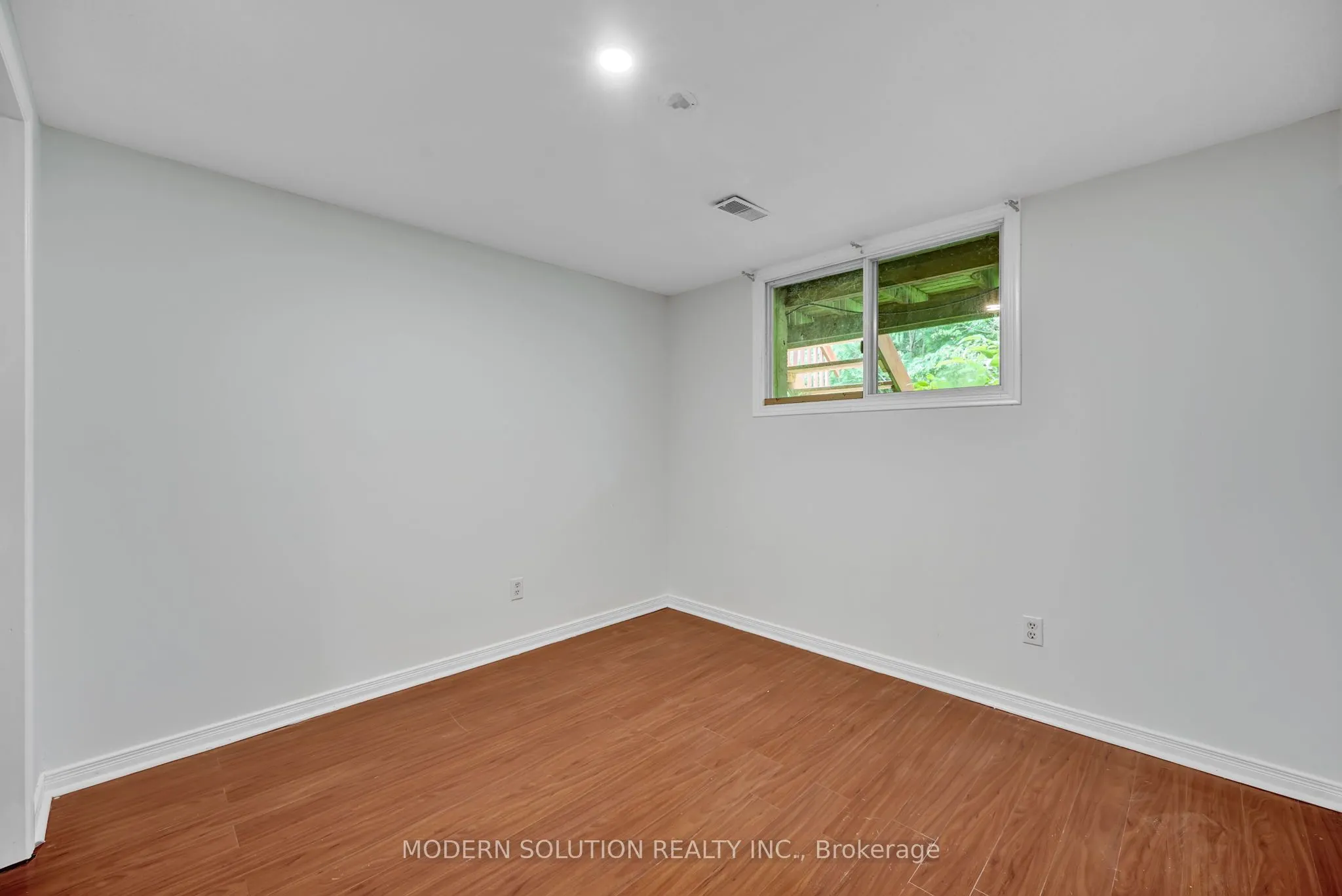 370A Churchill Court