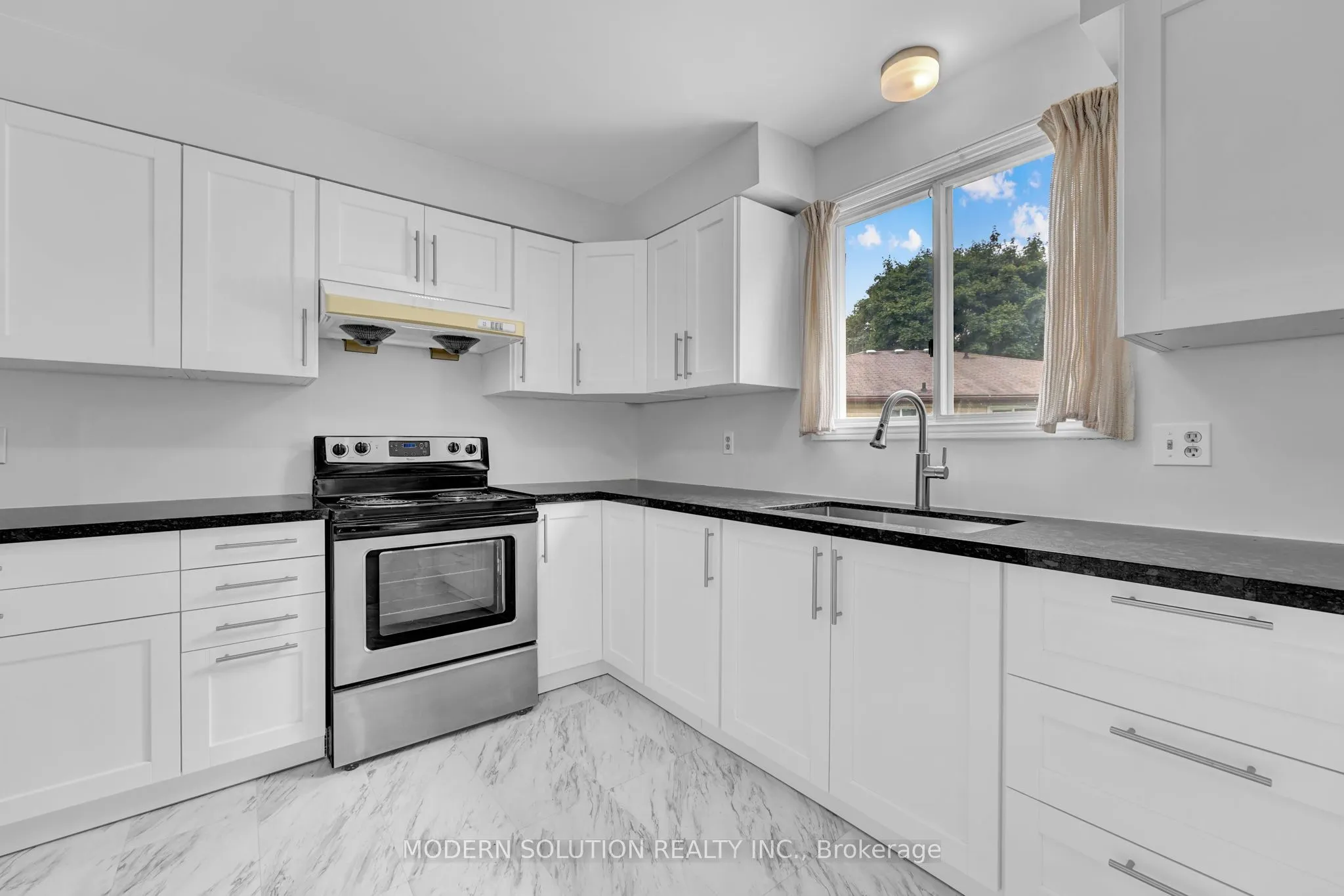 370A Churchill Court