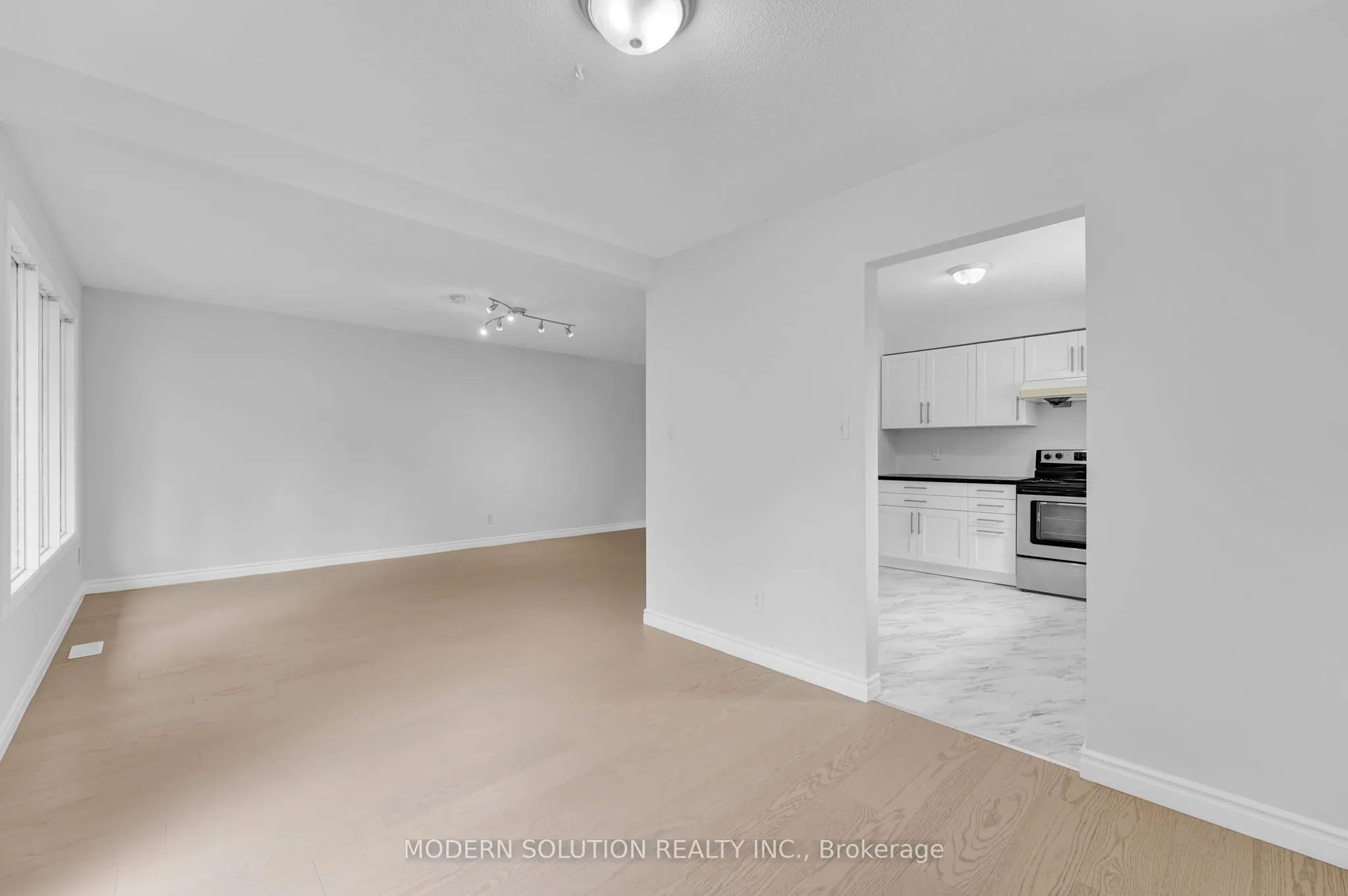 370A Churchill Court
