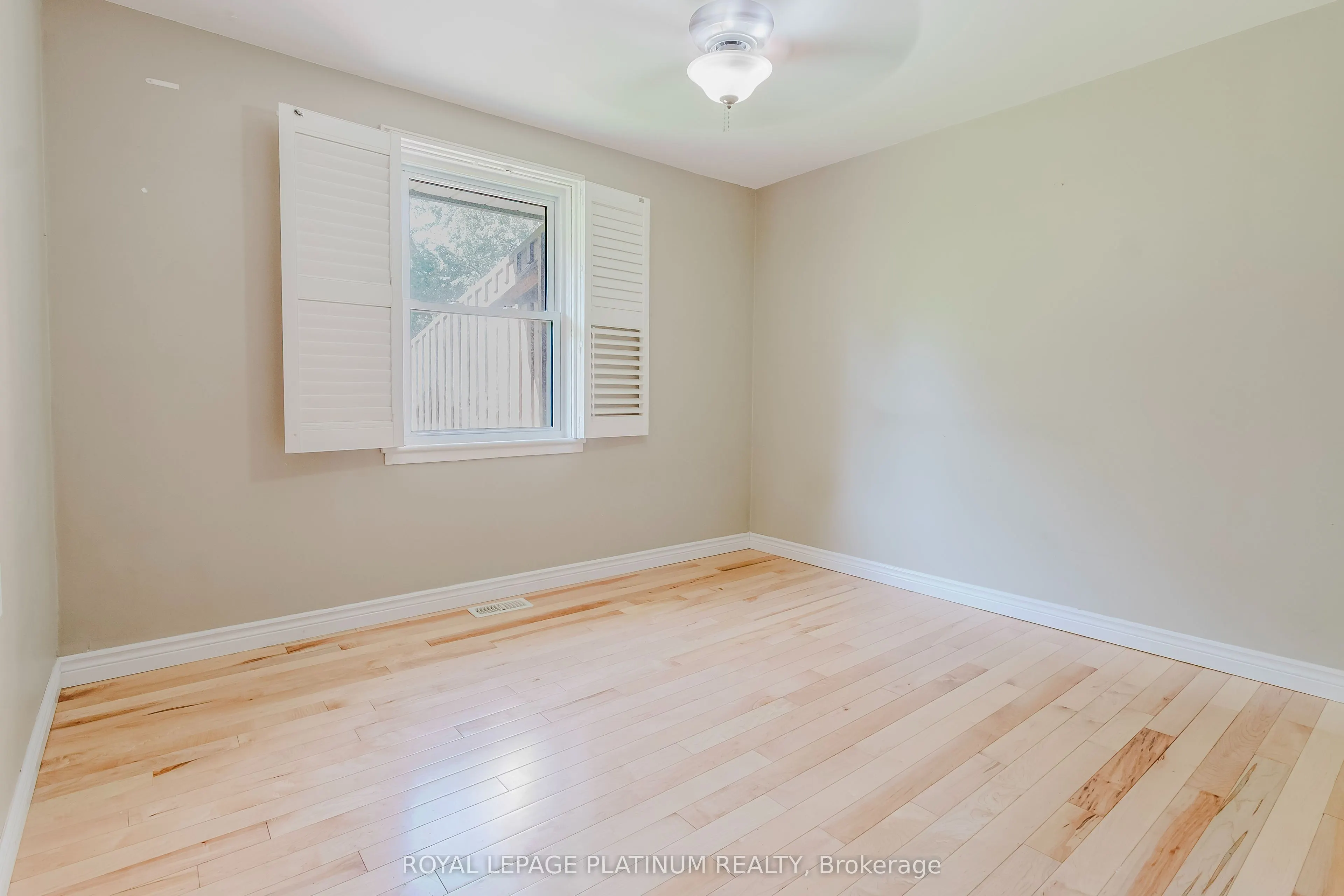 6 Varadi Avenue