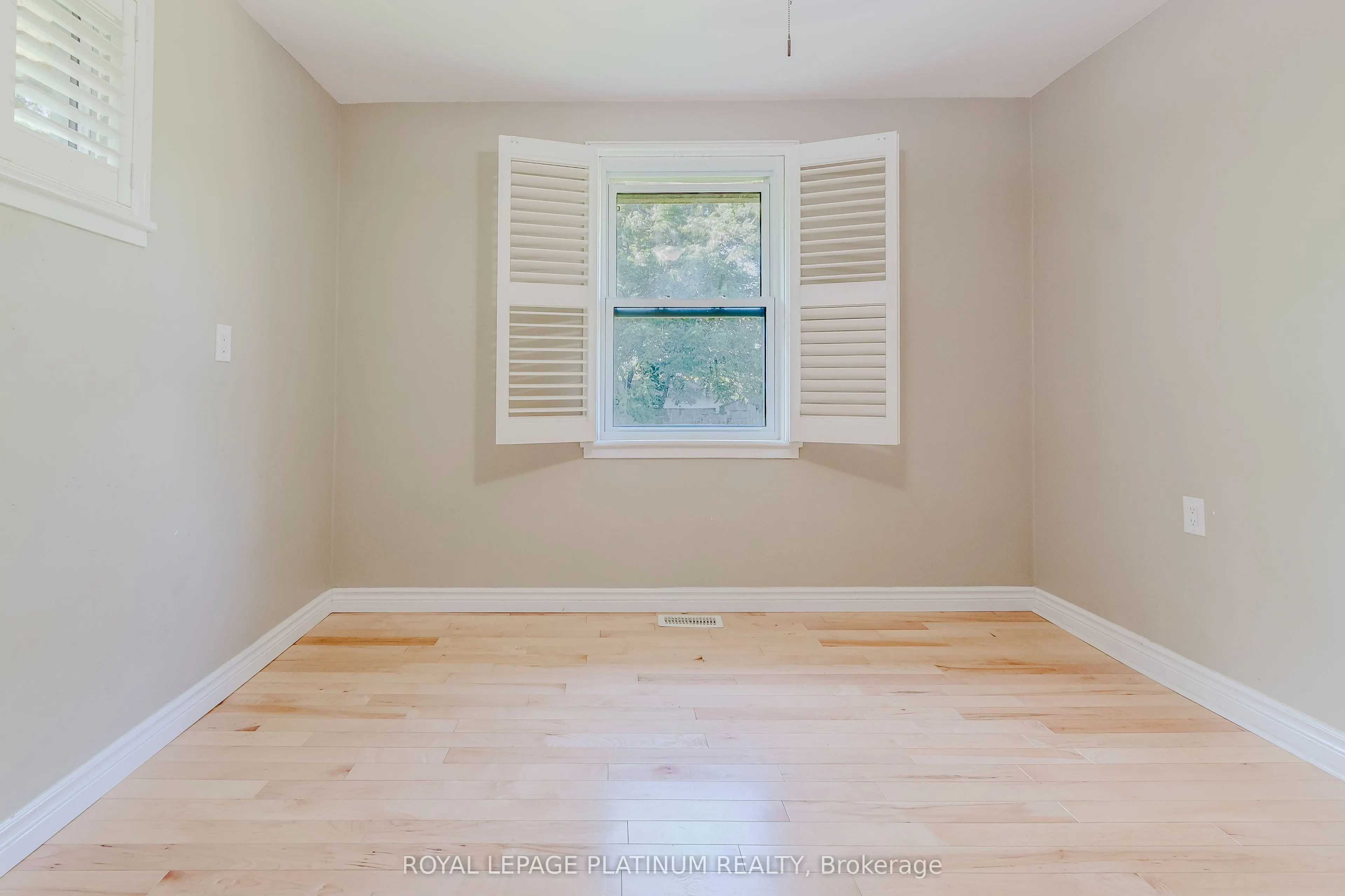 6 Varadi Avenue