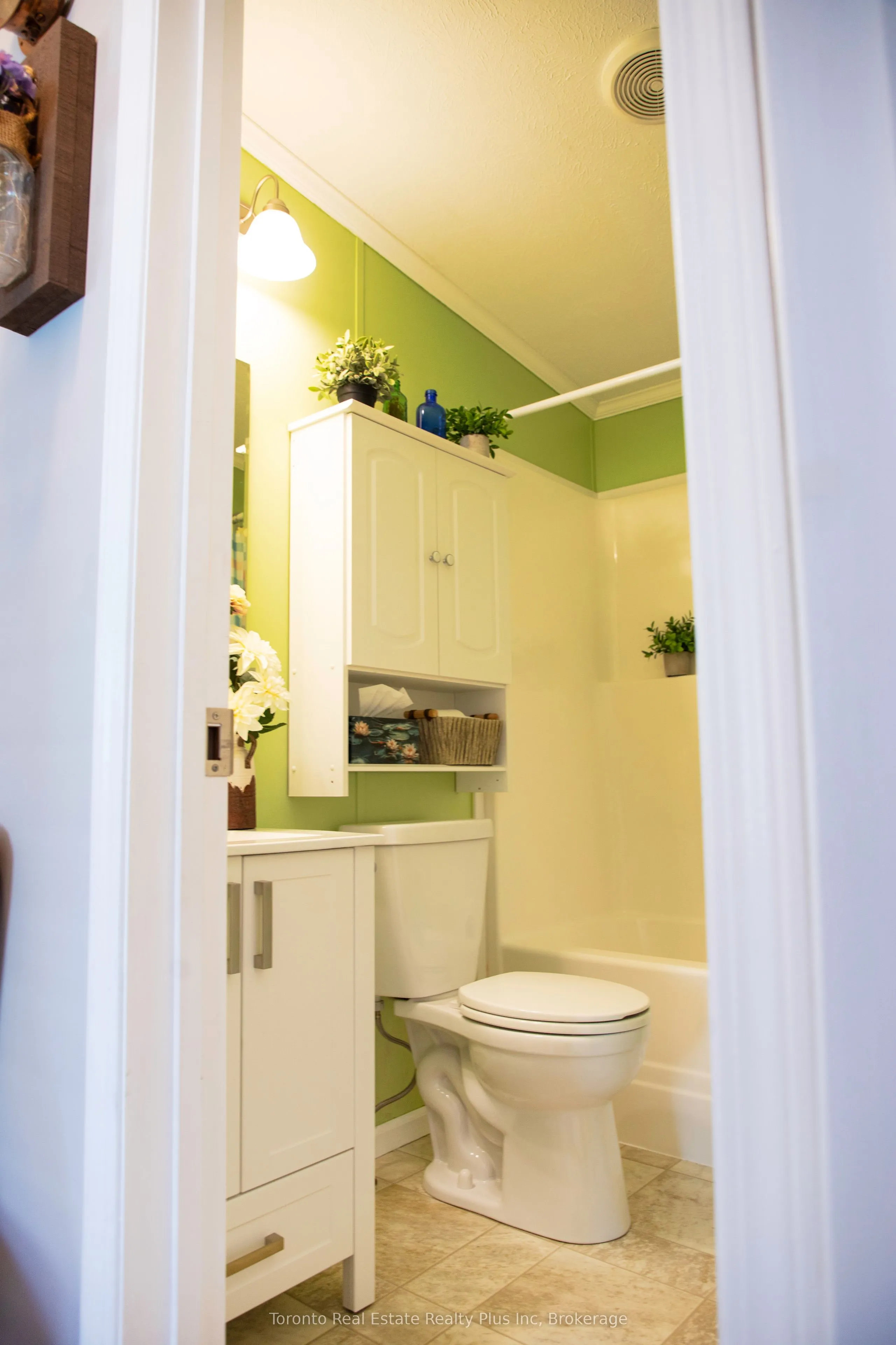 3033 TOWNLINE Road, #206