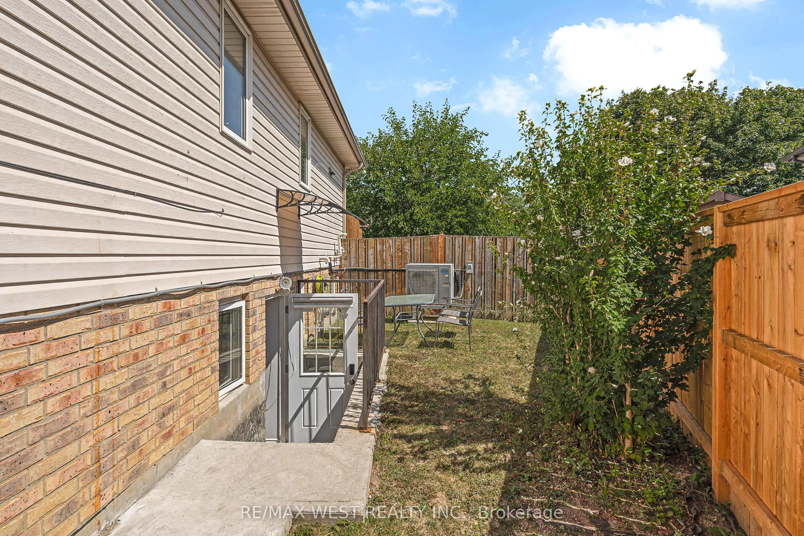 3462 Treeline Court
