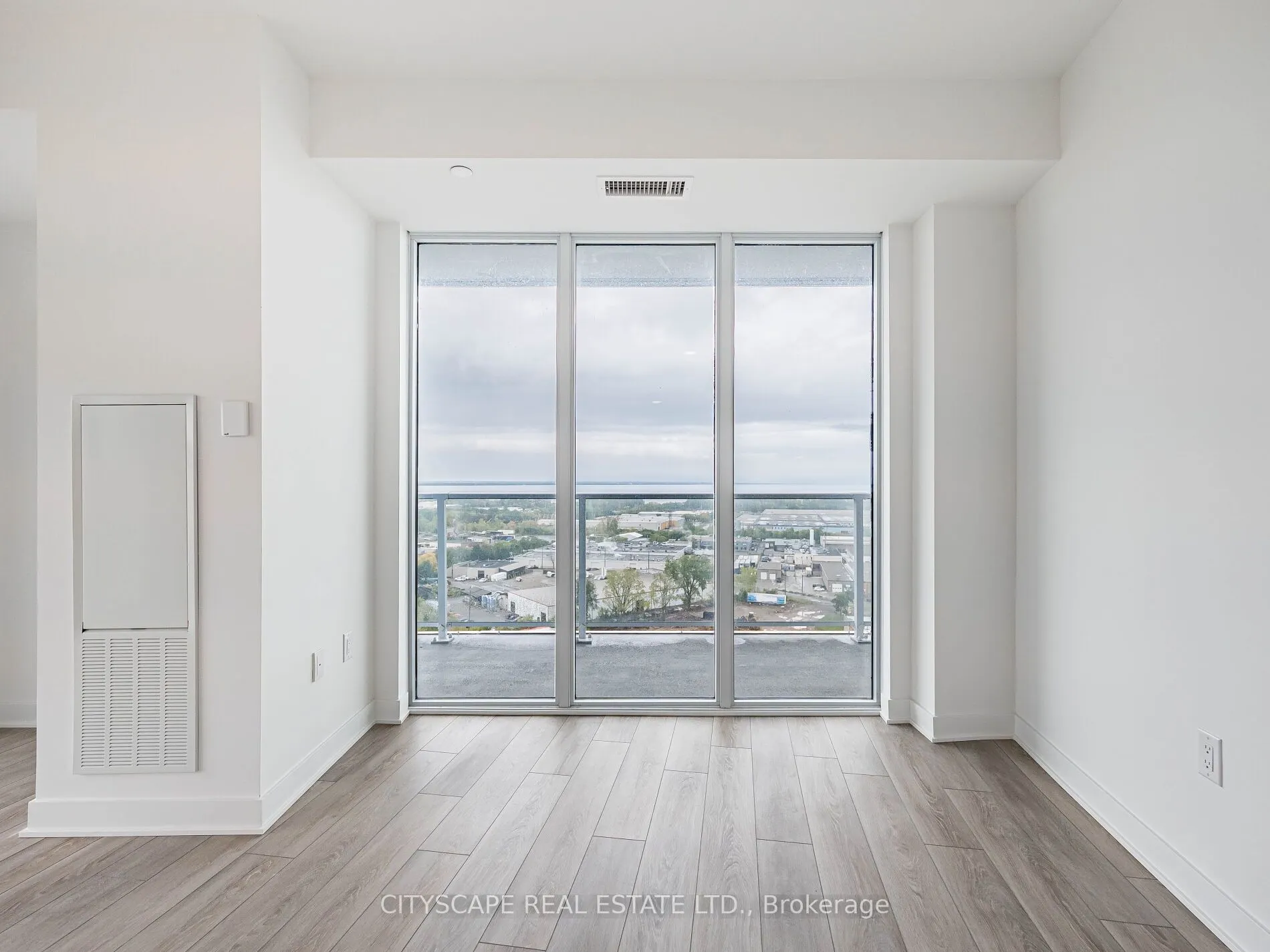 2782 Barton Street E, #1507