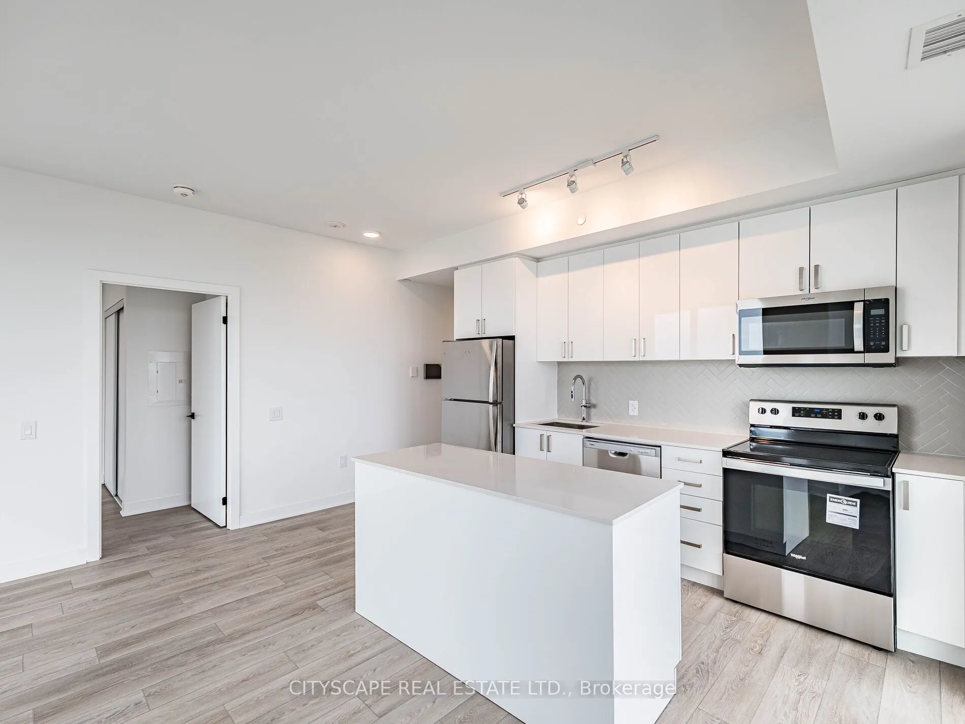 2782 Barton Street E, #1507