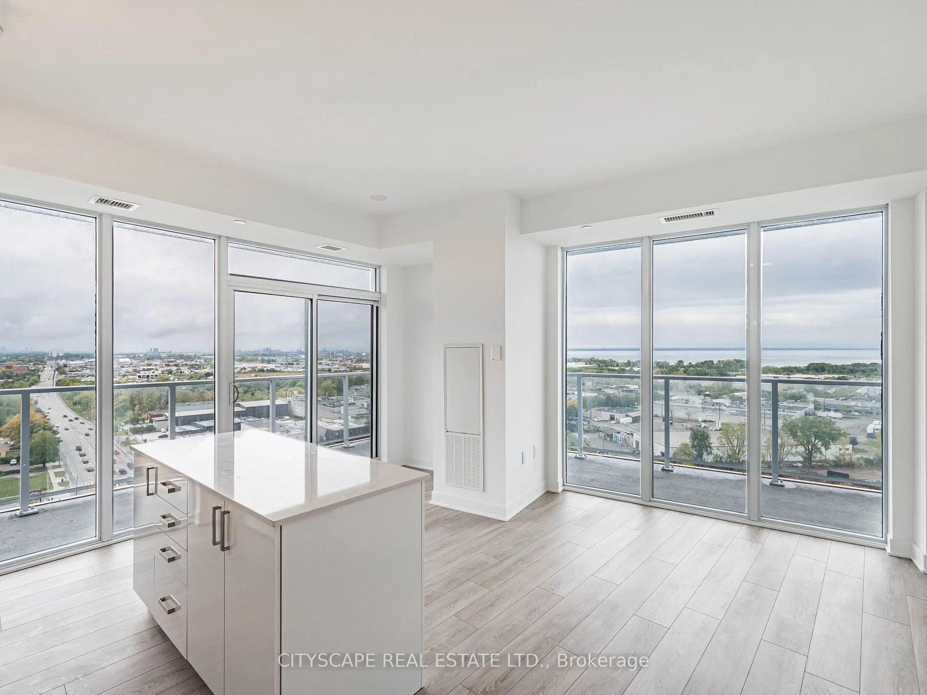 2782 Barton Street E, #1507