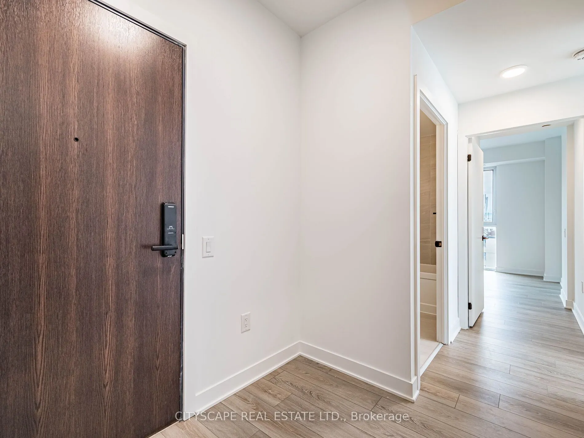 2782 Barton Street E, #1507