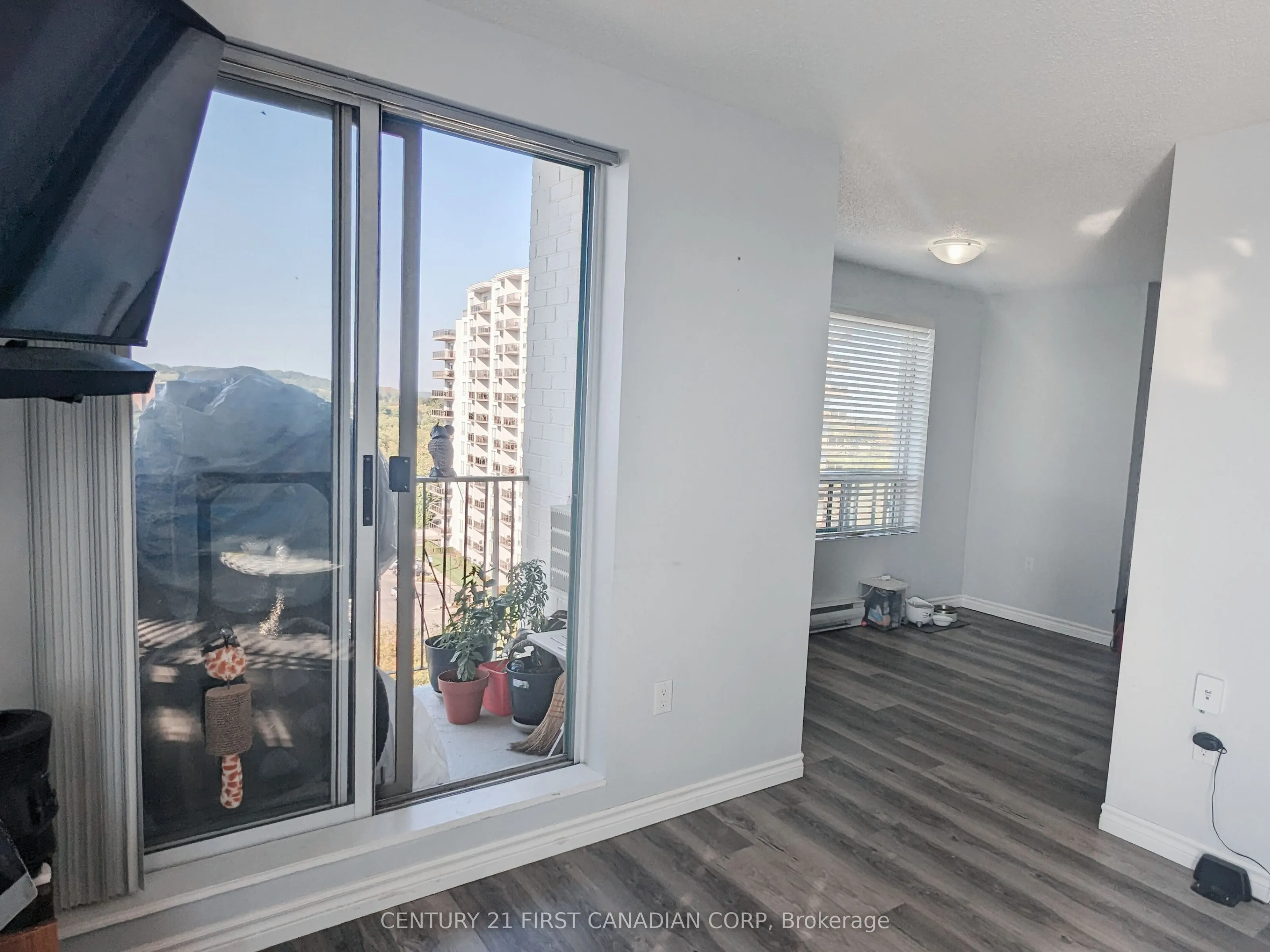 333 Commissioners Road W, #1007