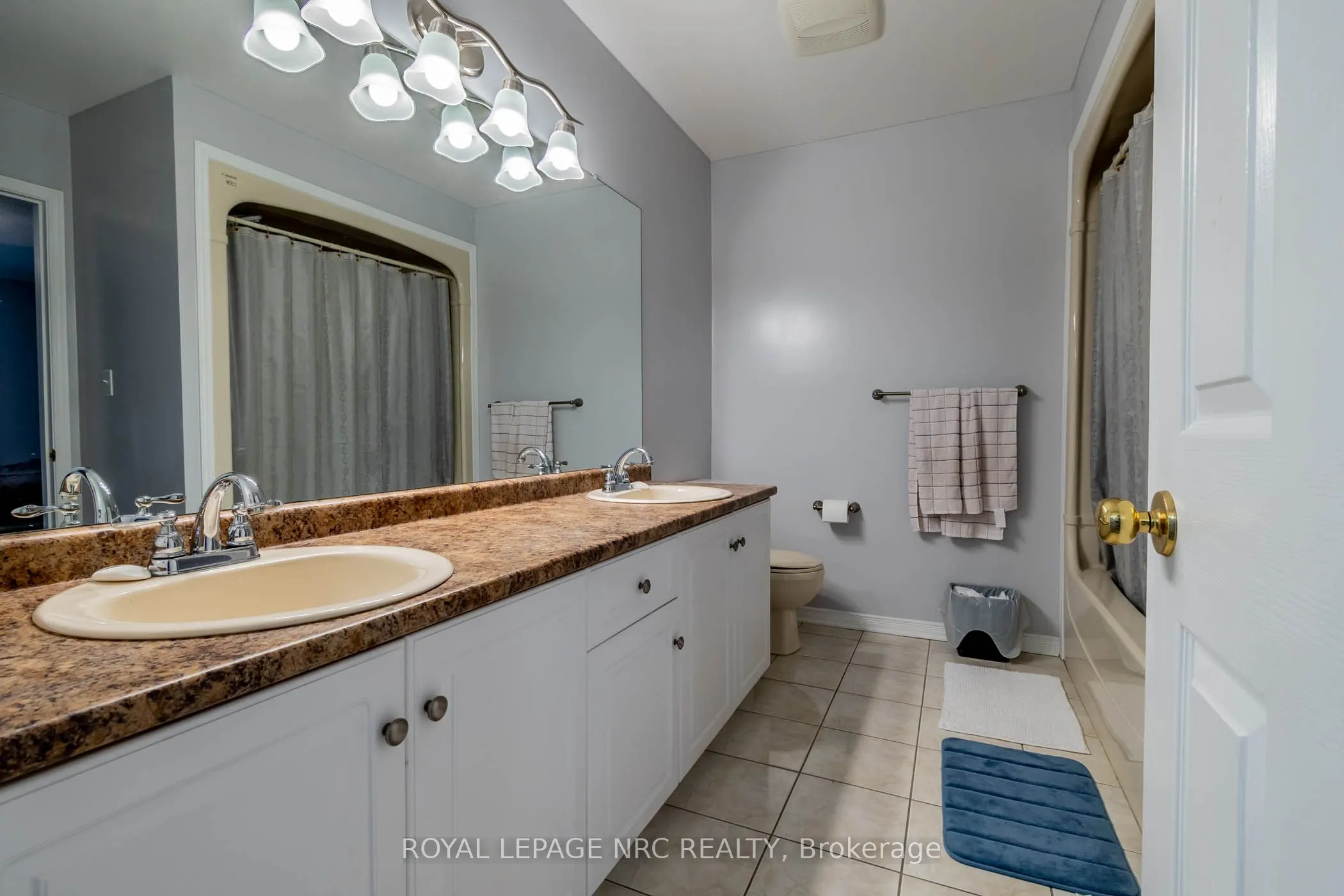 5070 drummond Road, #28