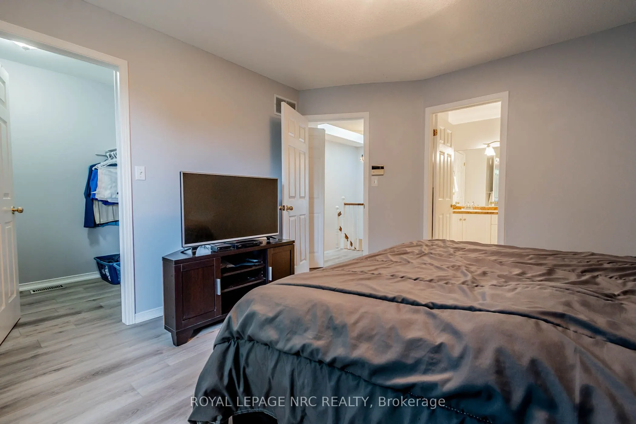 5070 drummond Road, #28