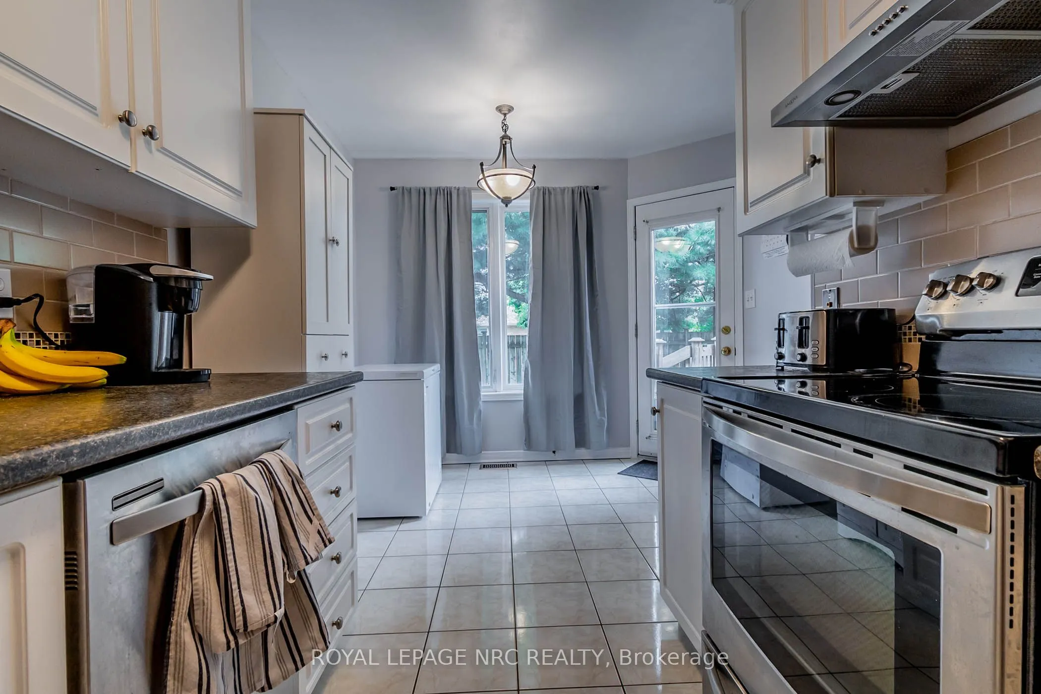 5070 drummond Road, #28