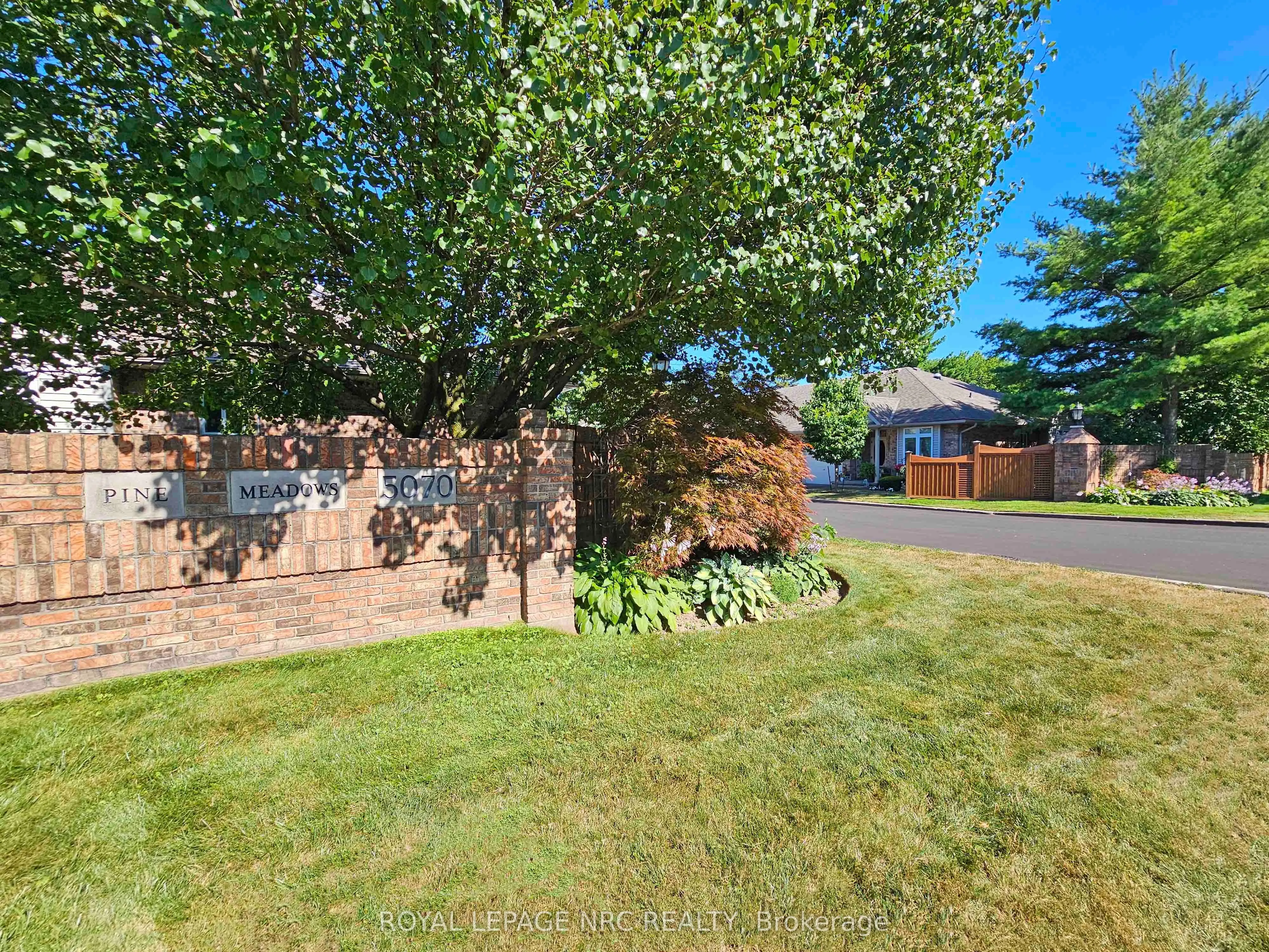 5070 drummond Road, #28