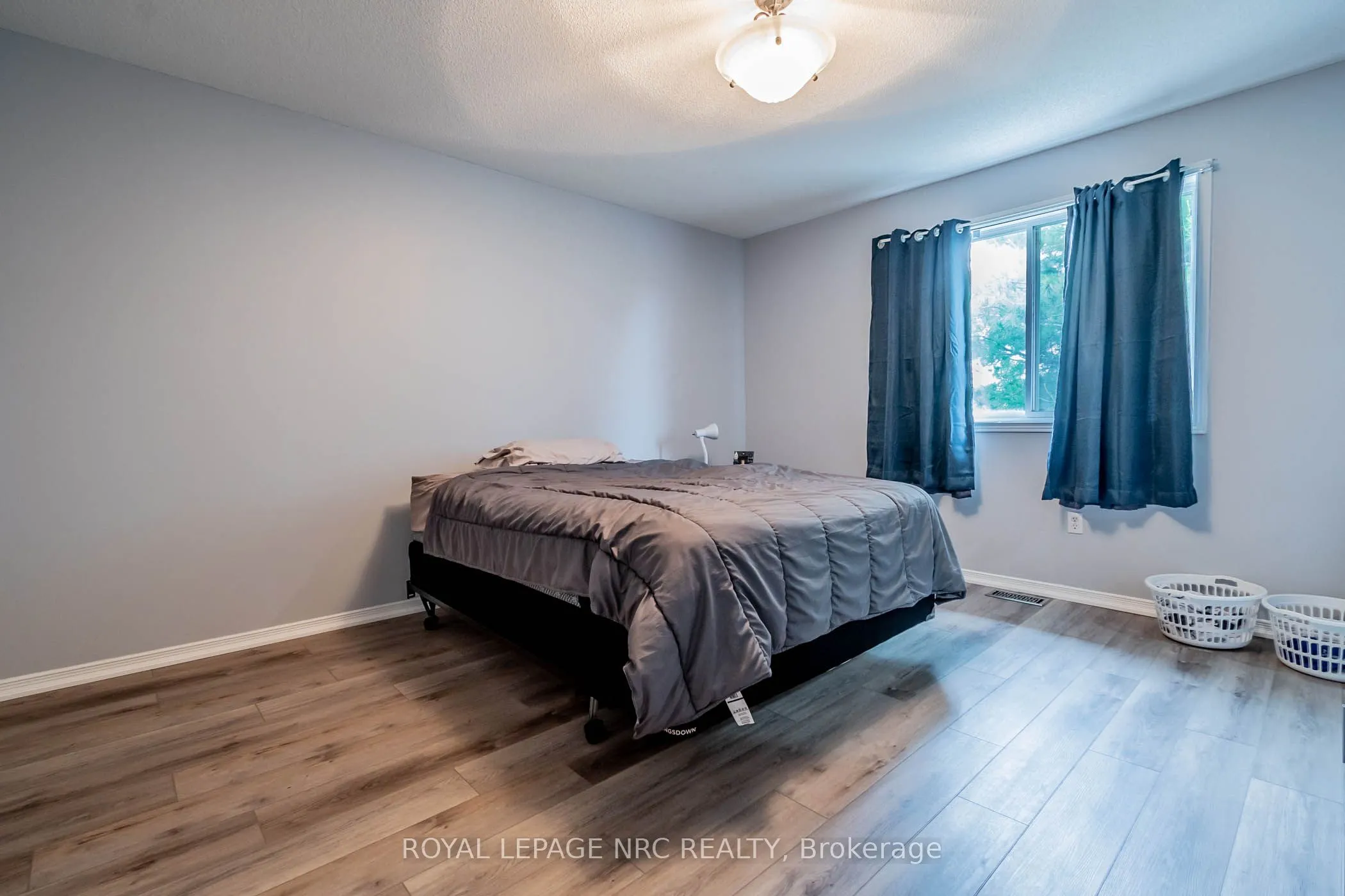 5070 drummond Road, #28
