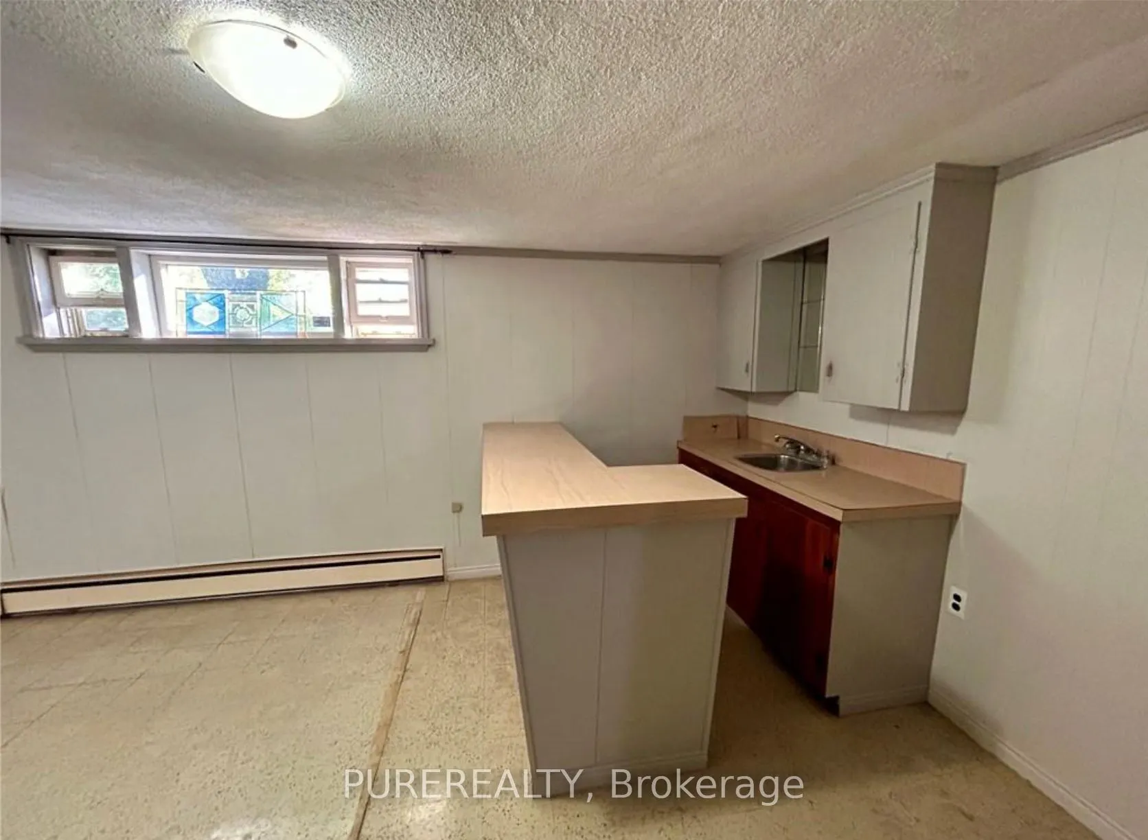 253 Limeridge Road W