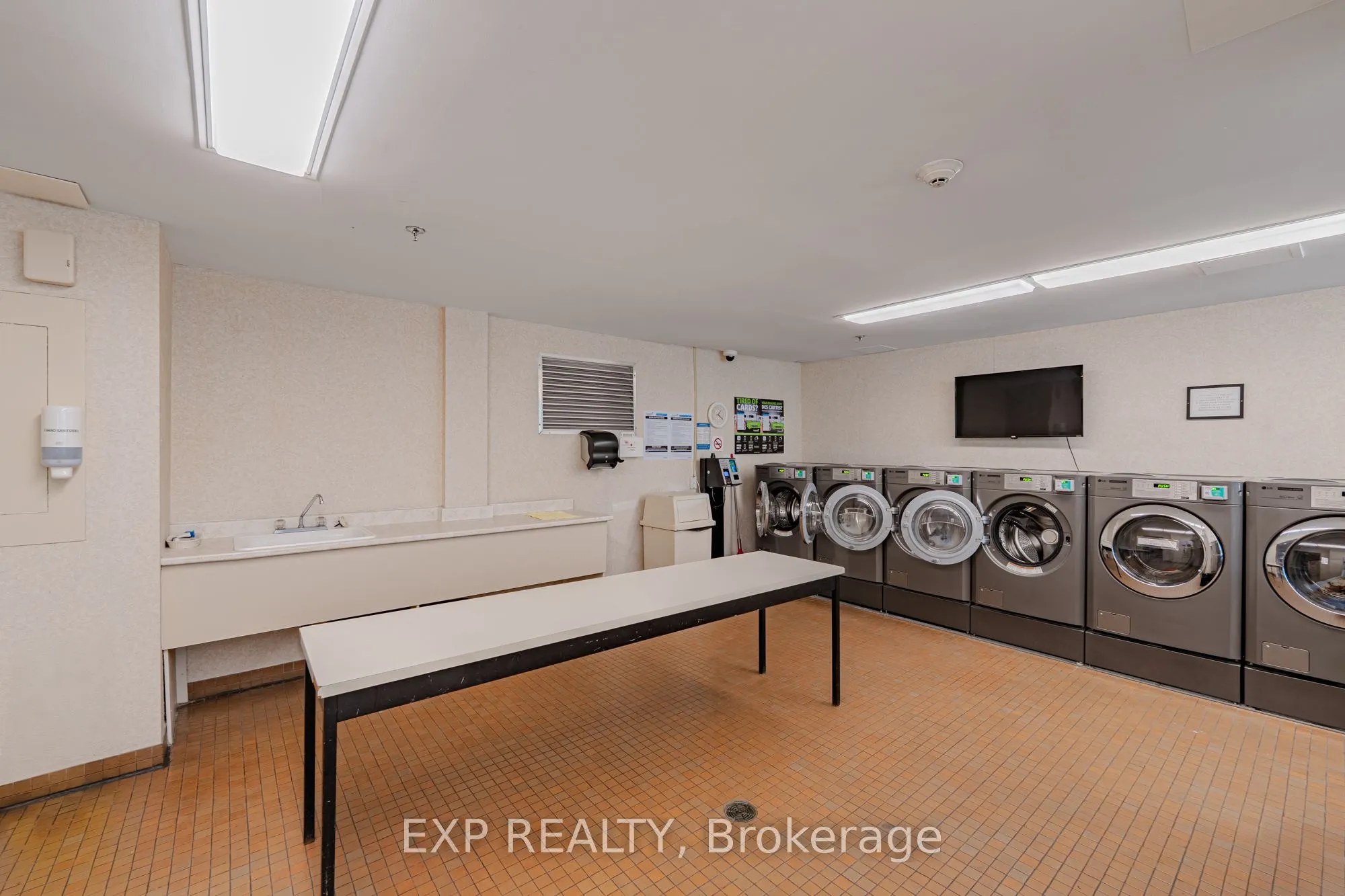 555 BRITTANY Drive, #1111