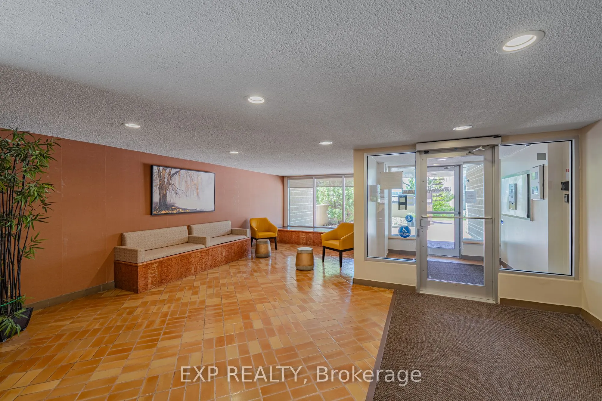 555 BRITTANY Drive, #1111
