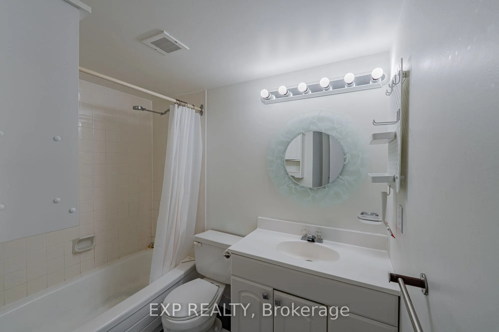 555 BRITTANY Drive, #1111