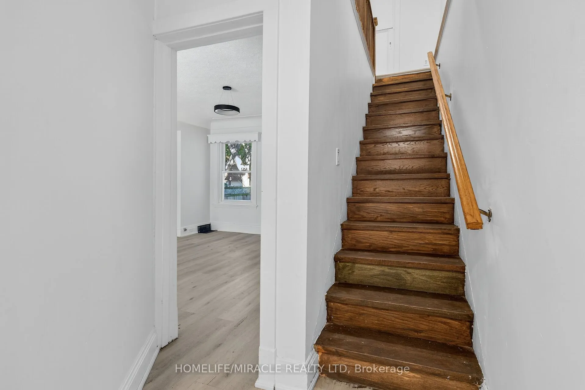 463 Dunsmure Road