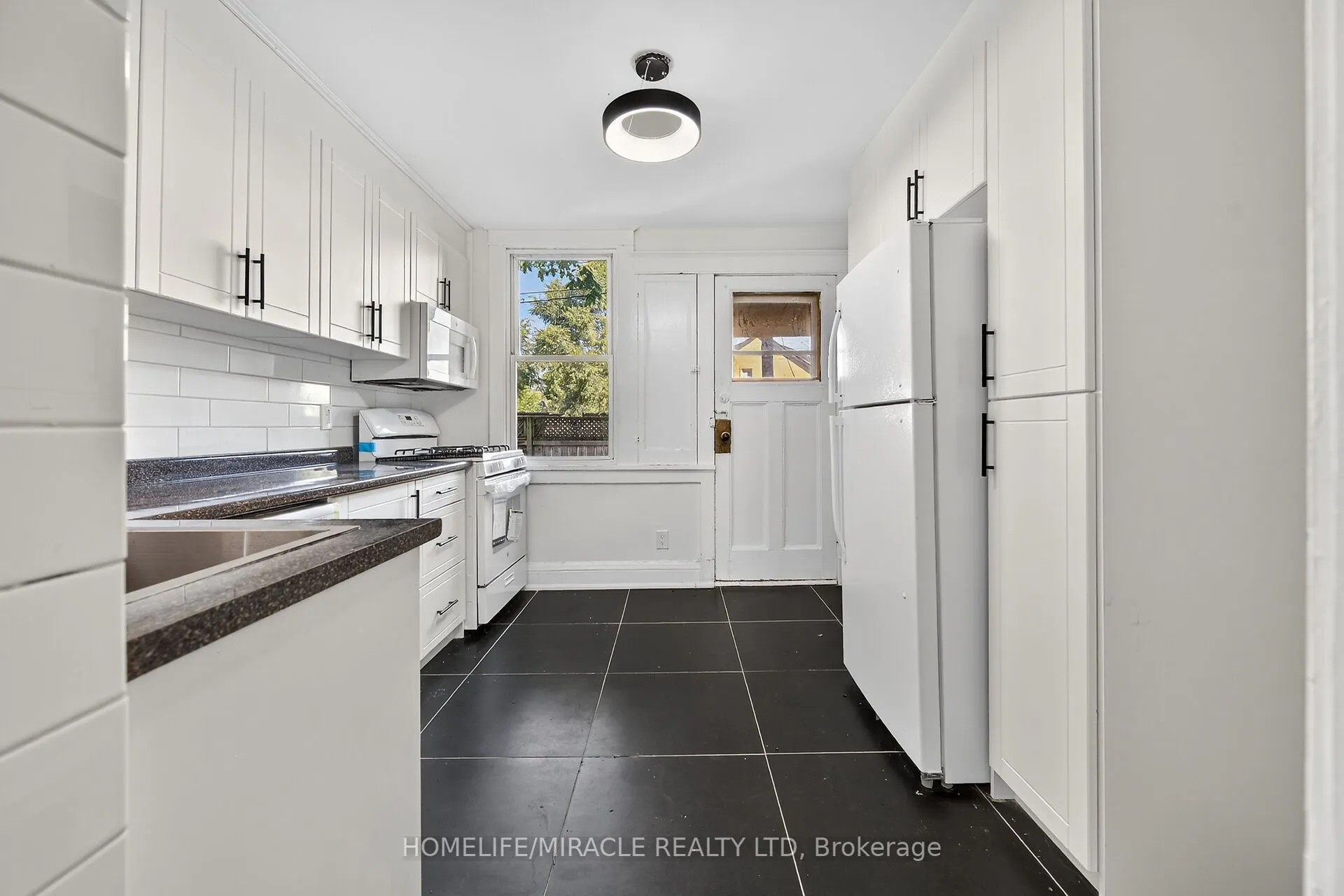 463 Dunsmure Road