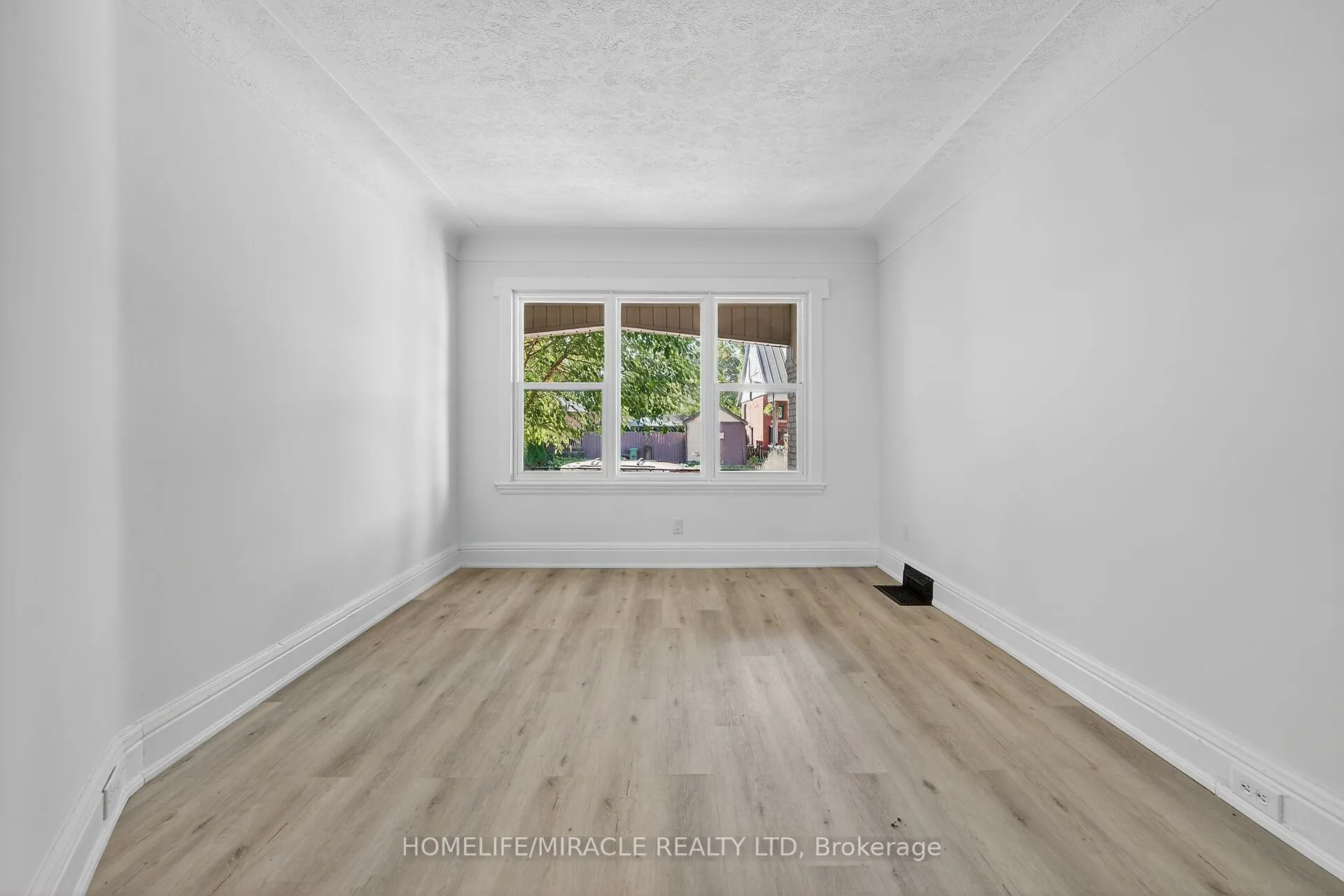 463 Dunsmure Road