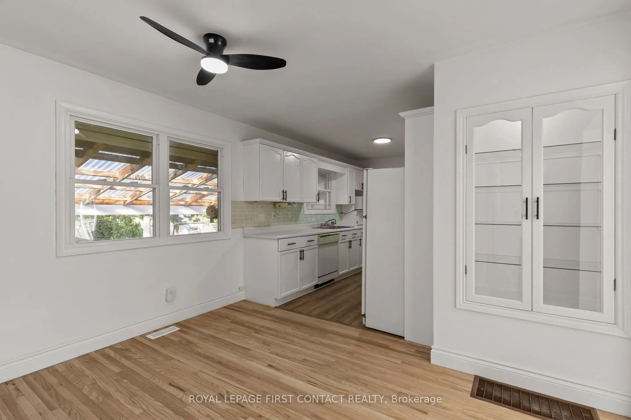 482 St. Vincent Street S