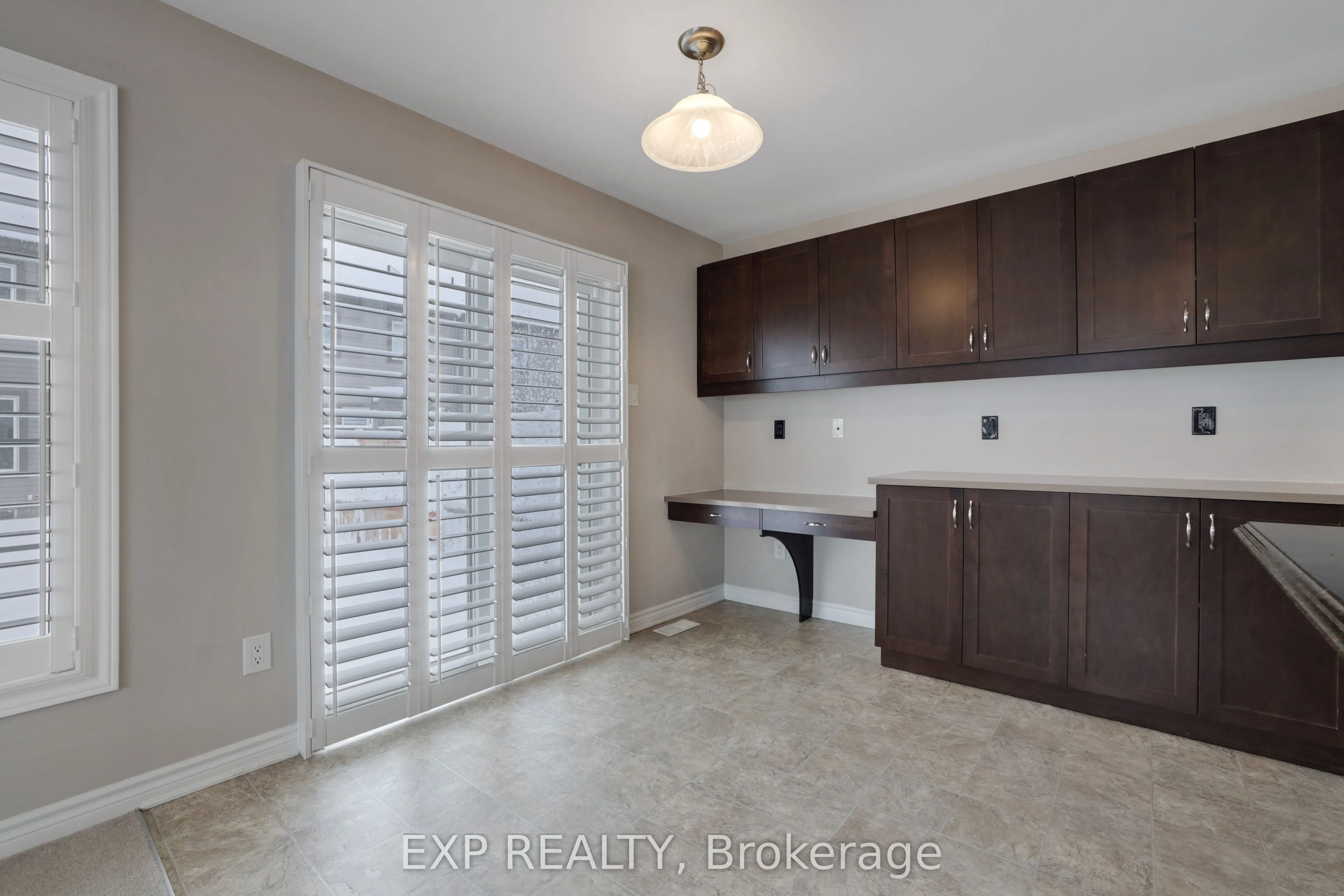 701 Mayfly Crescent