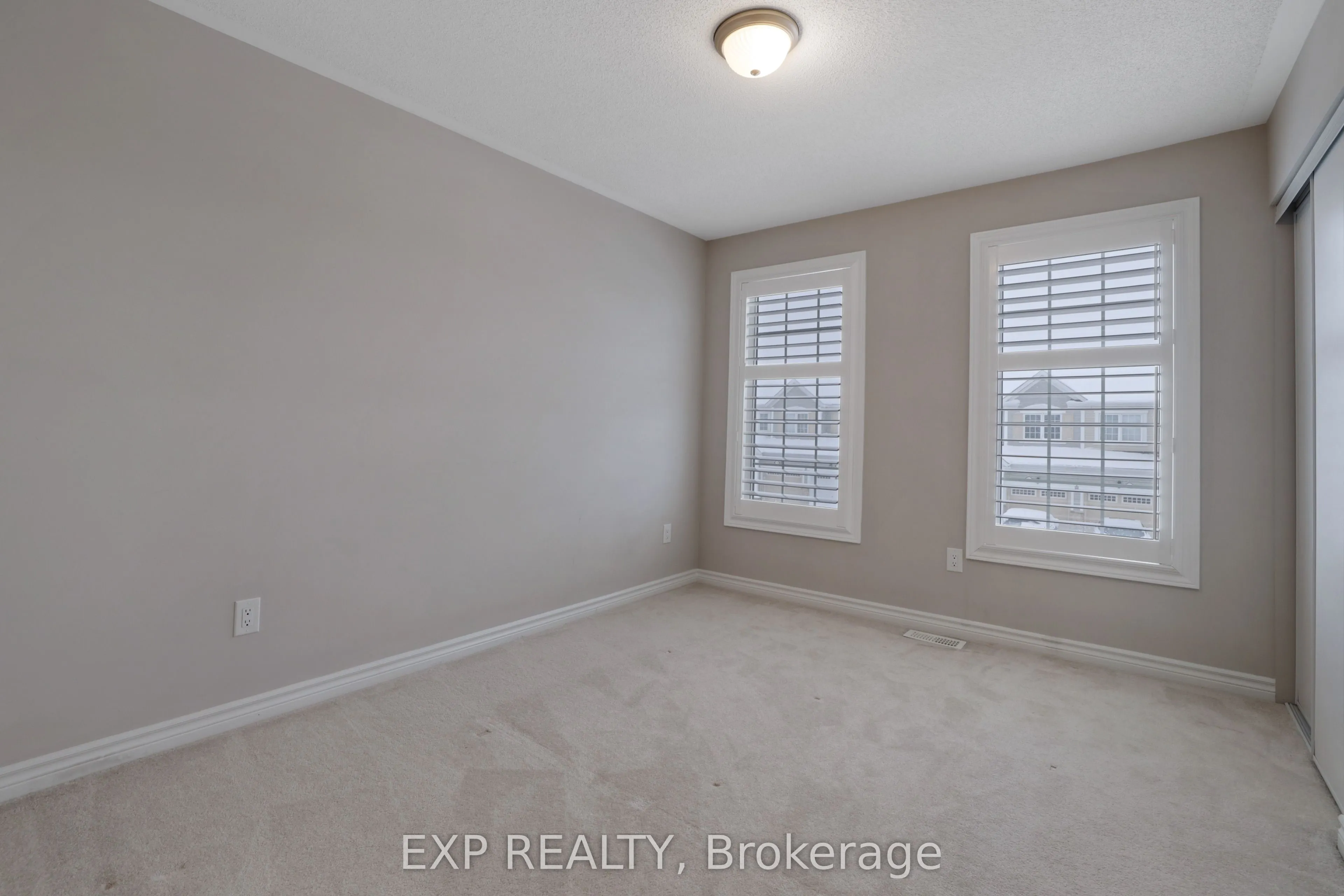 701 Mayfly Crescent