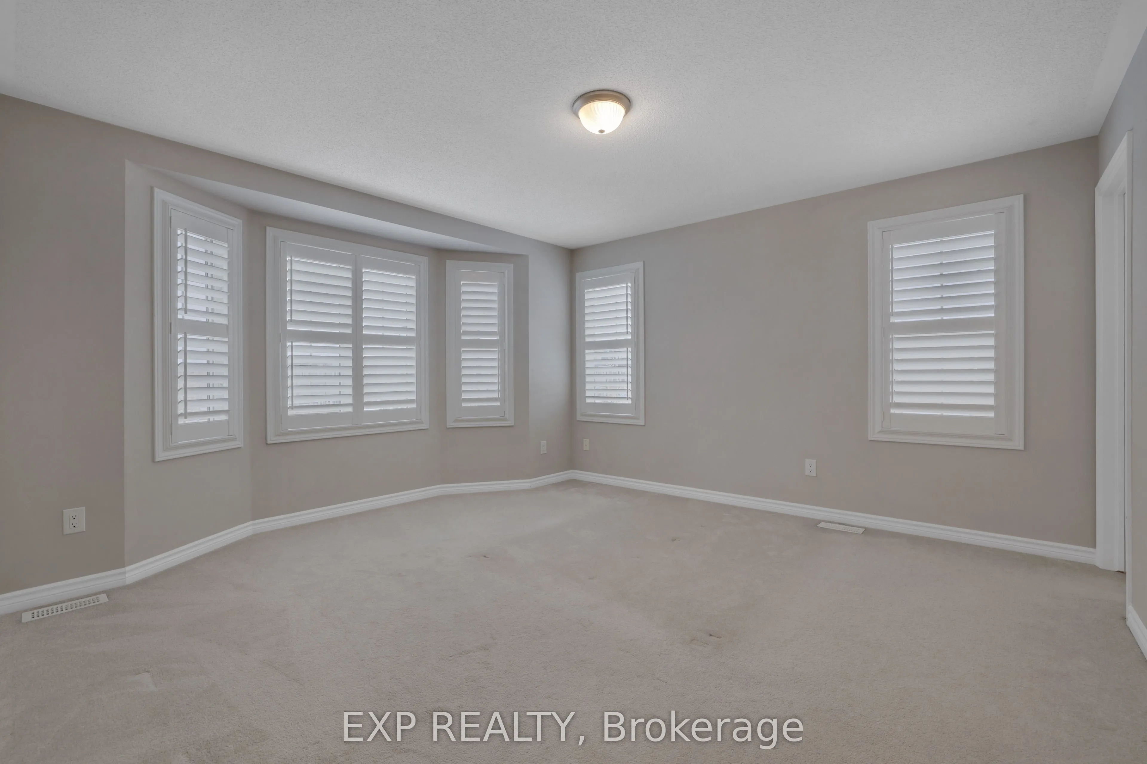 701 Mayfly Crescent