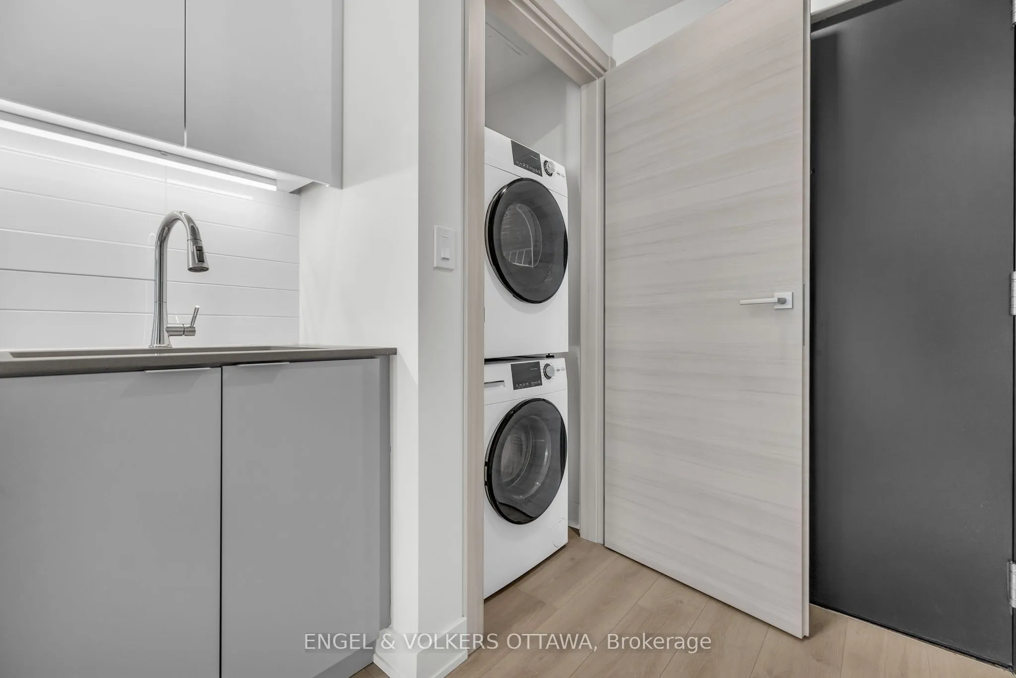 199 Rideau Street, #2207