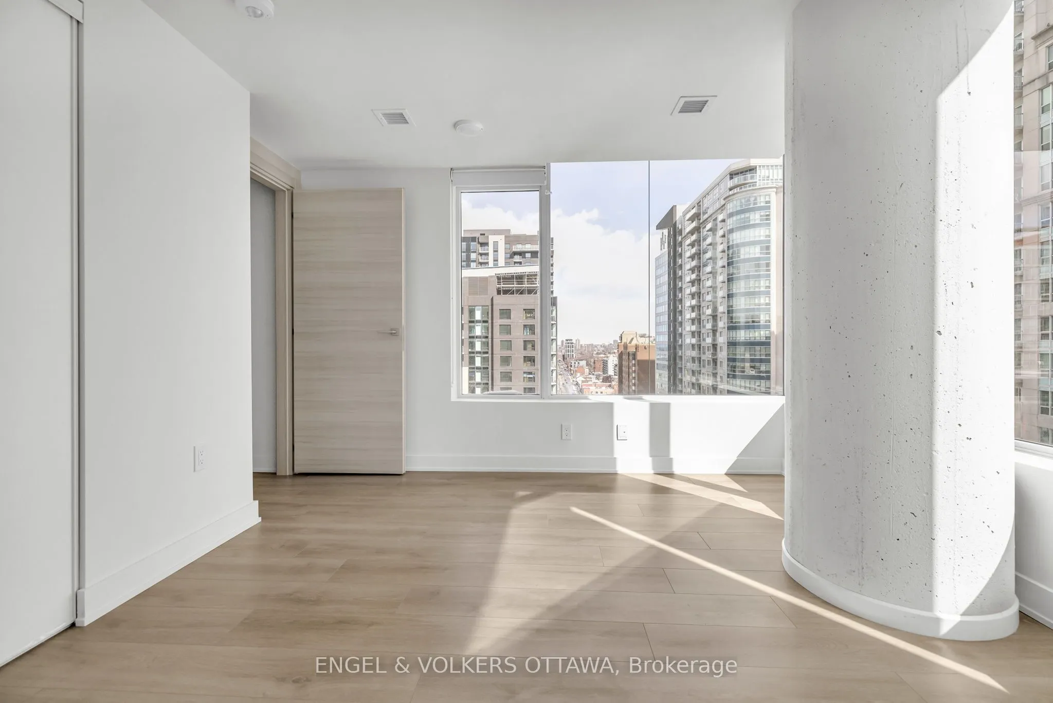199 Rideau Street, #2104