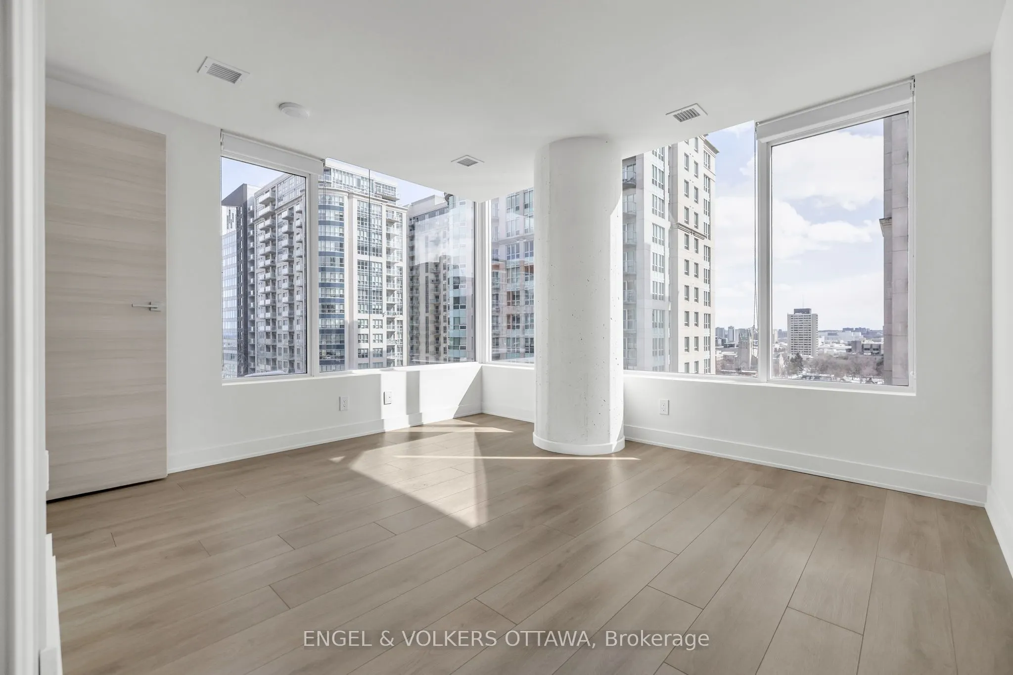 199 Rideau Street, #2104