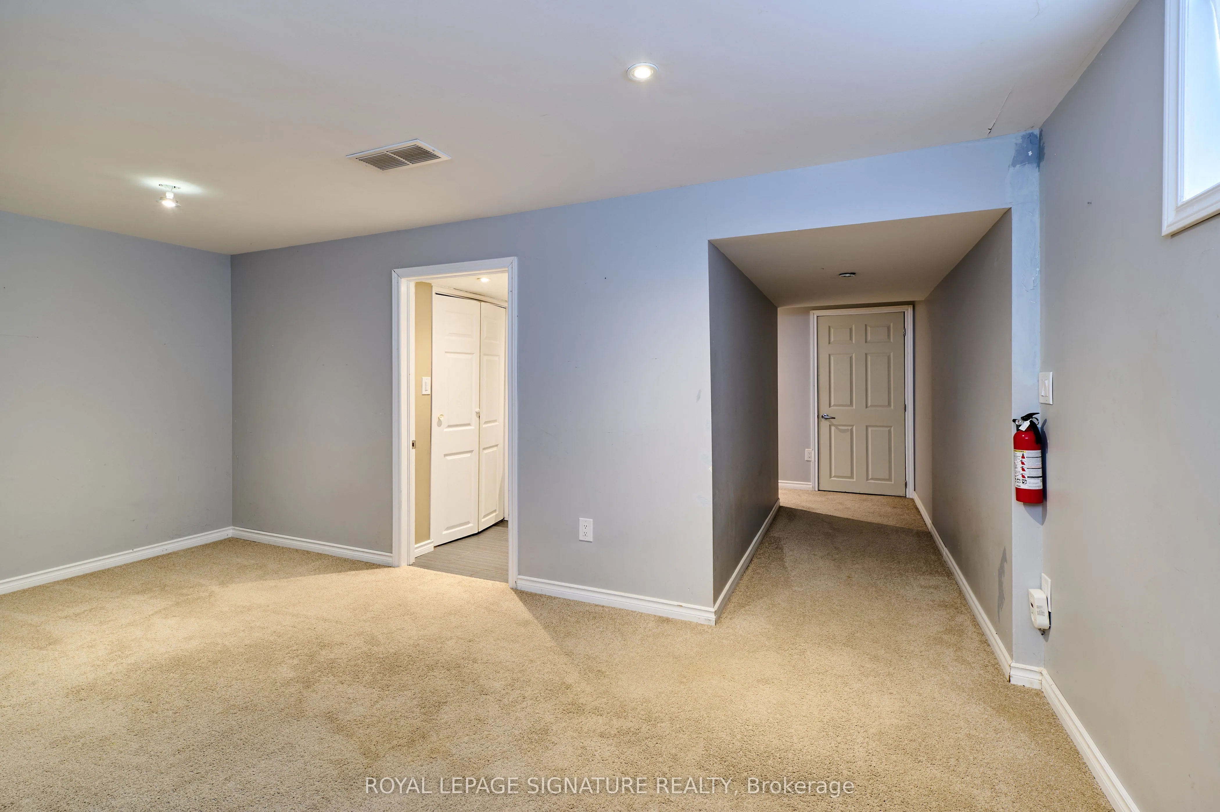 16 Chantilly Street