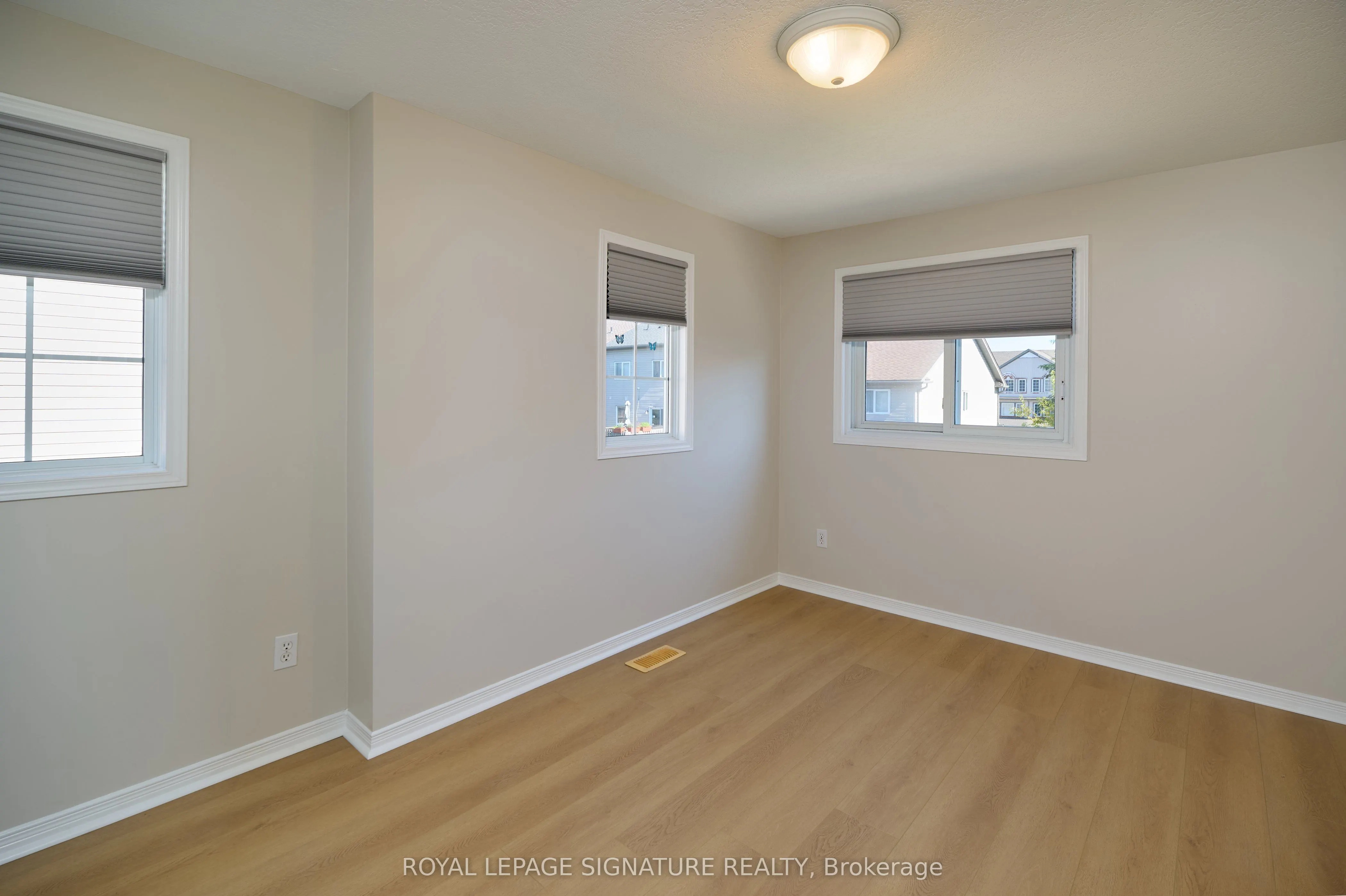 16 Chantilly Street