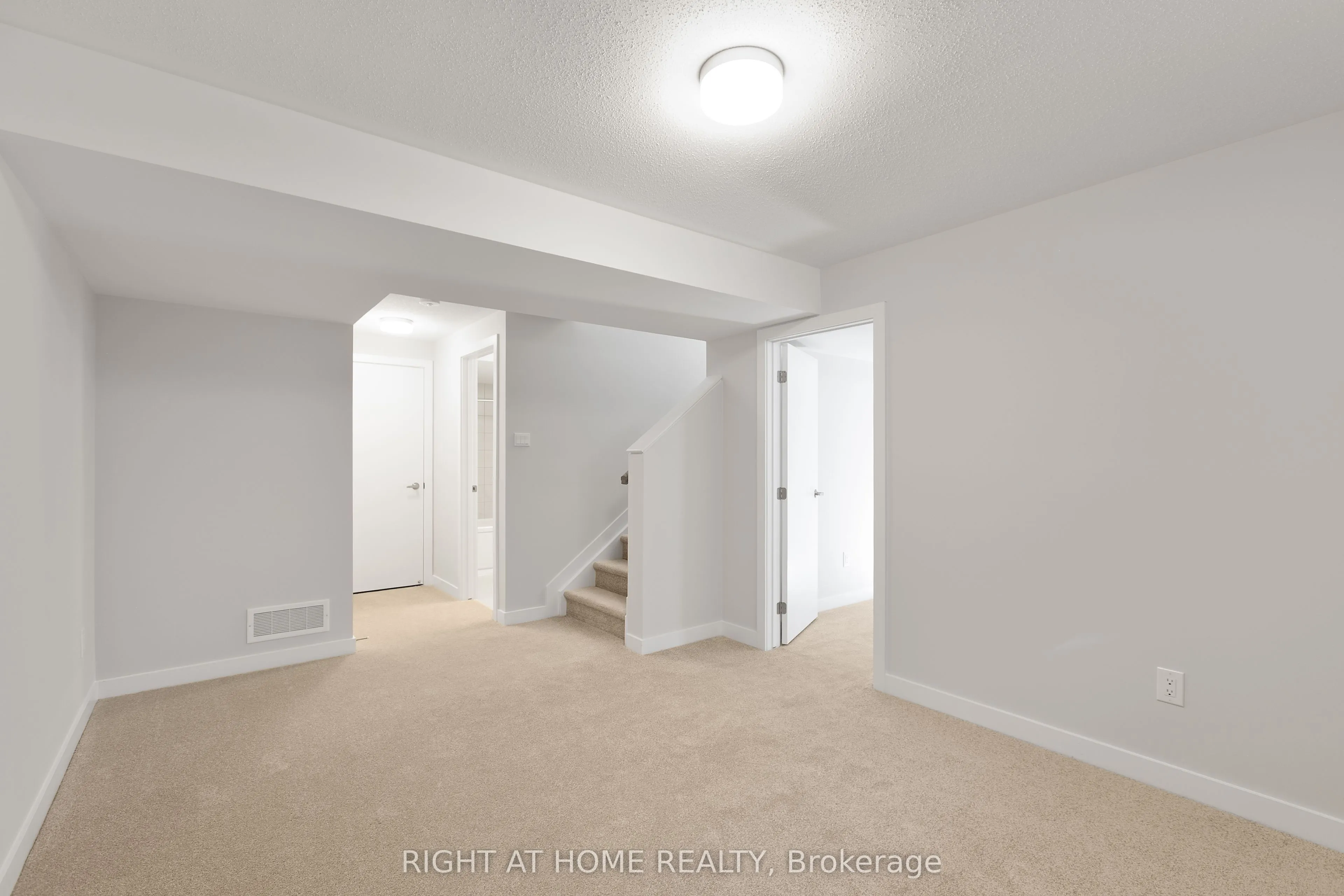 940 Seagrave Lane