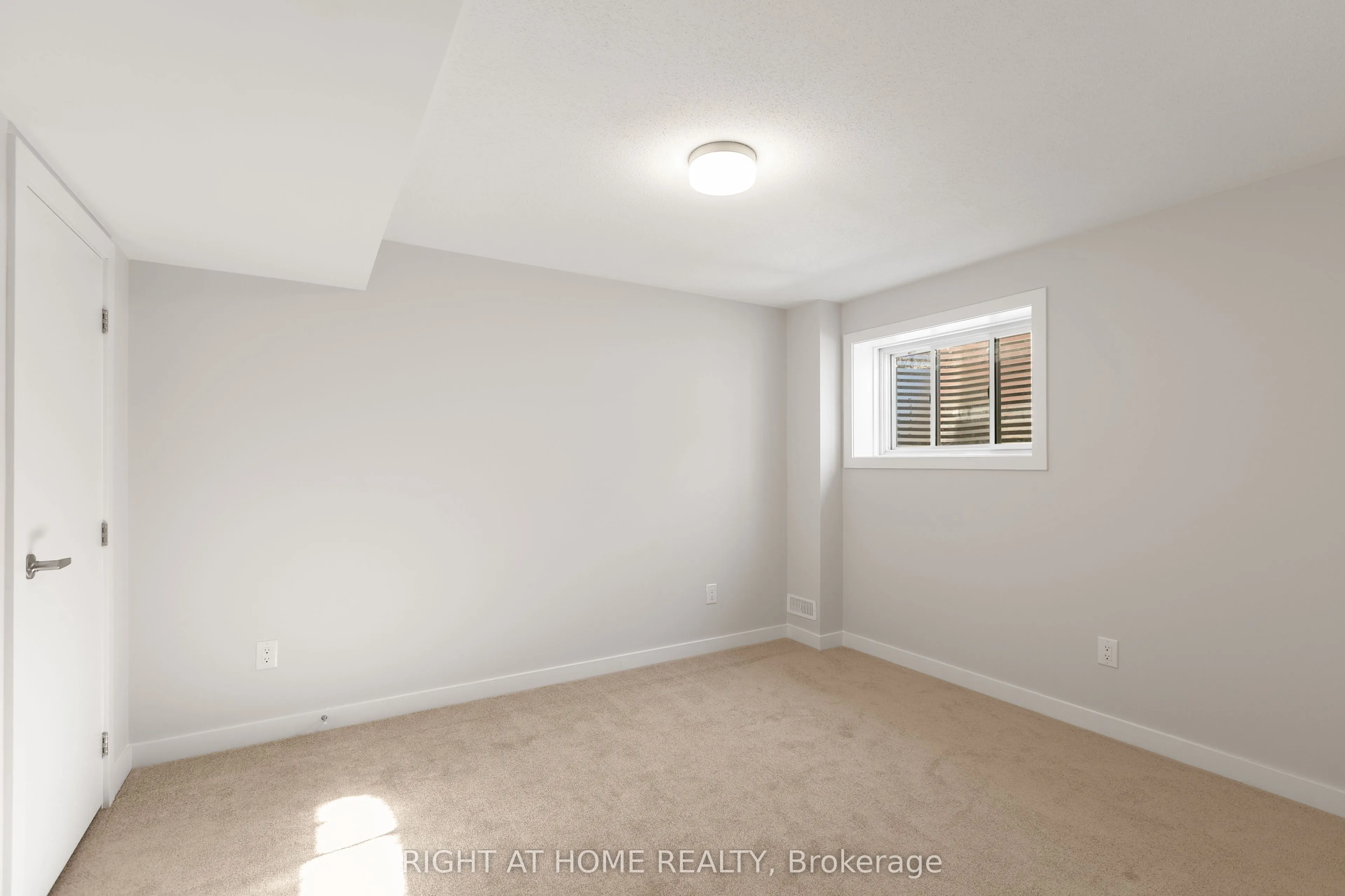 940 Seagrave Lane