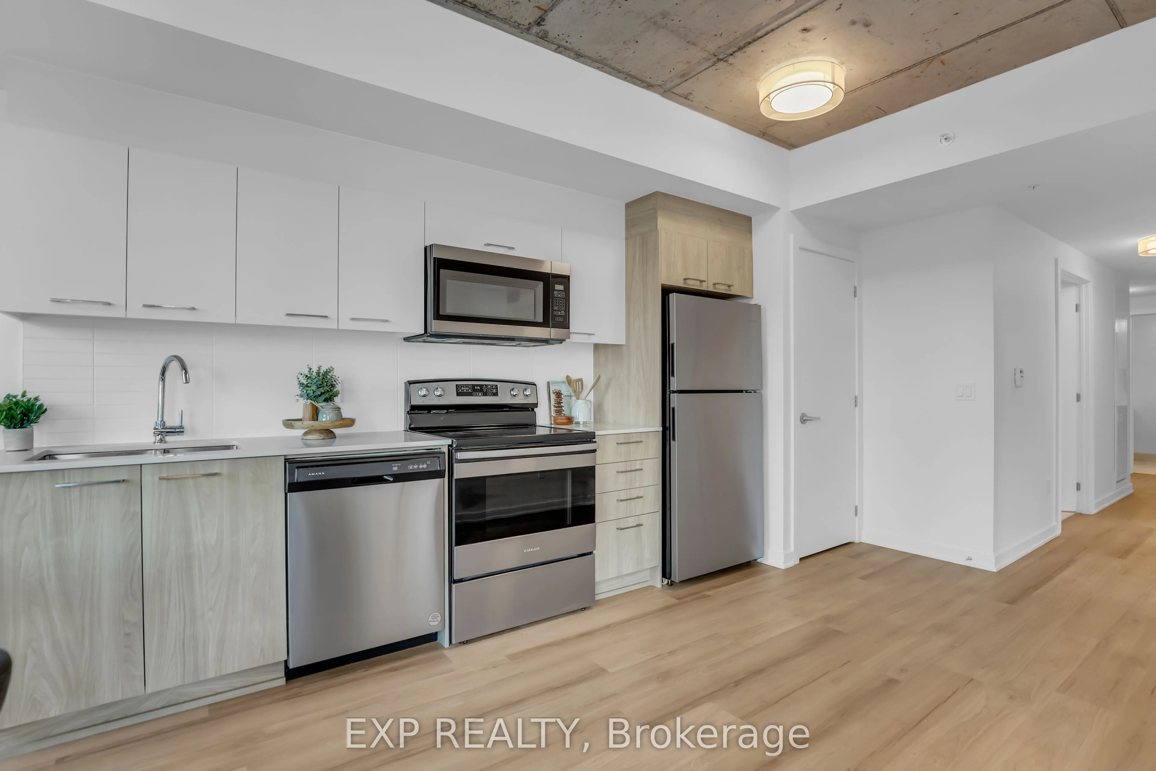 36 Robinson Avenue, #202
