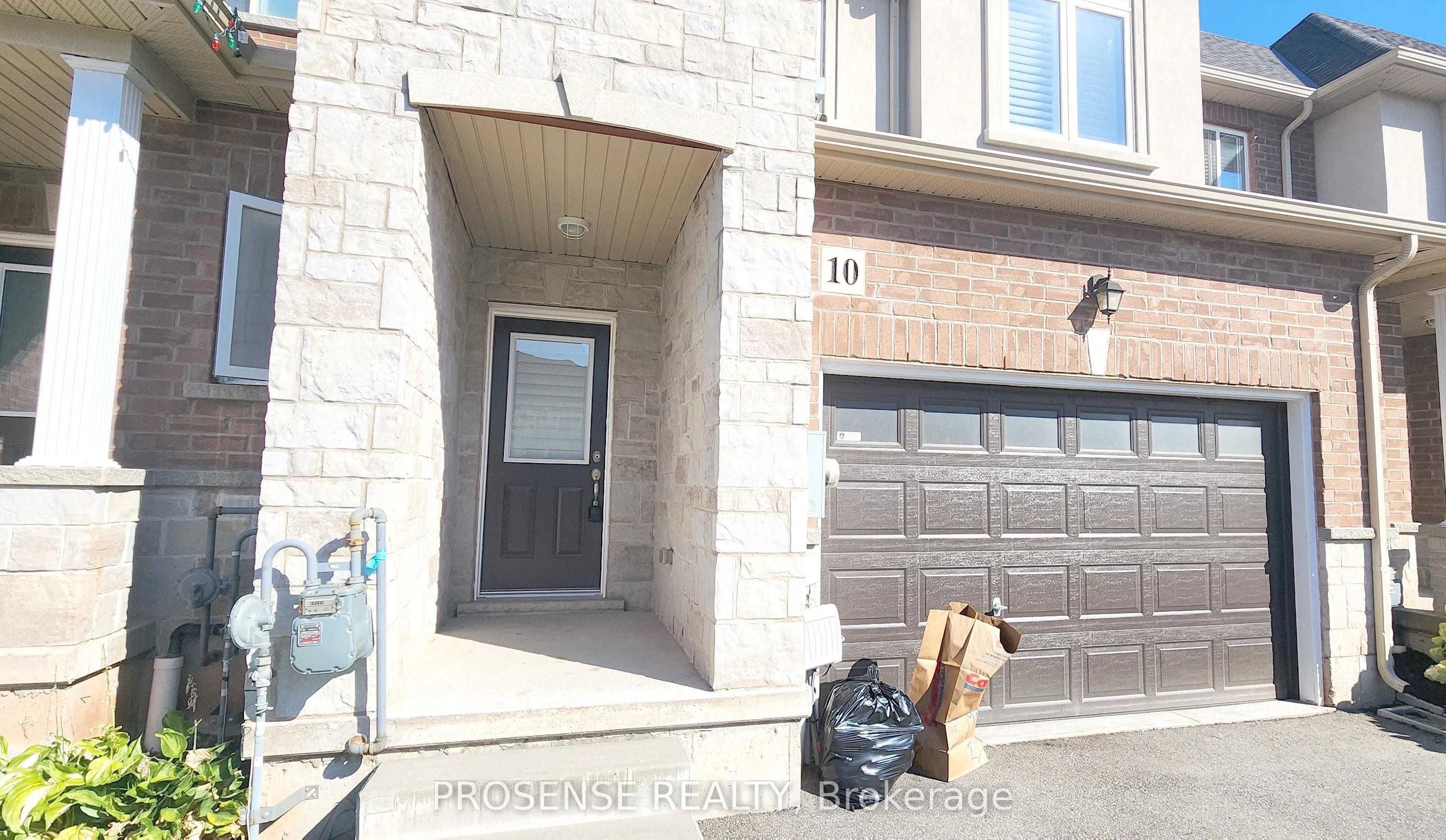 10 pinot Crescent