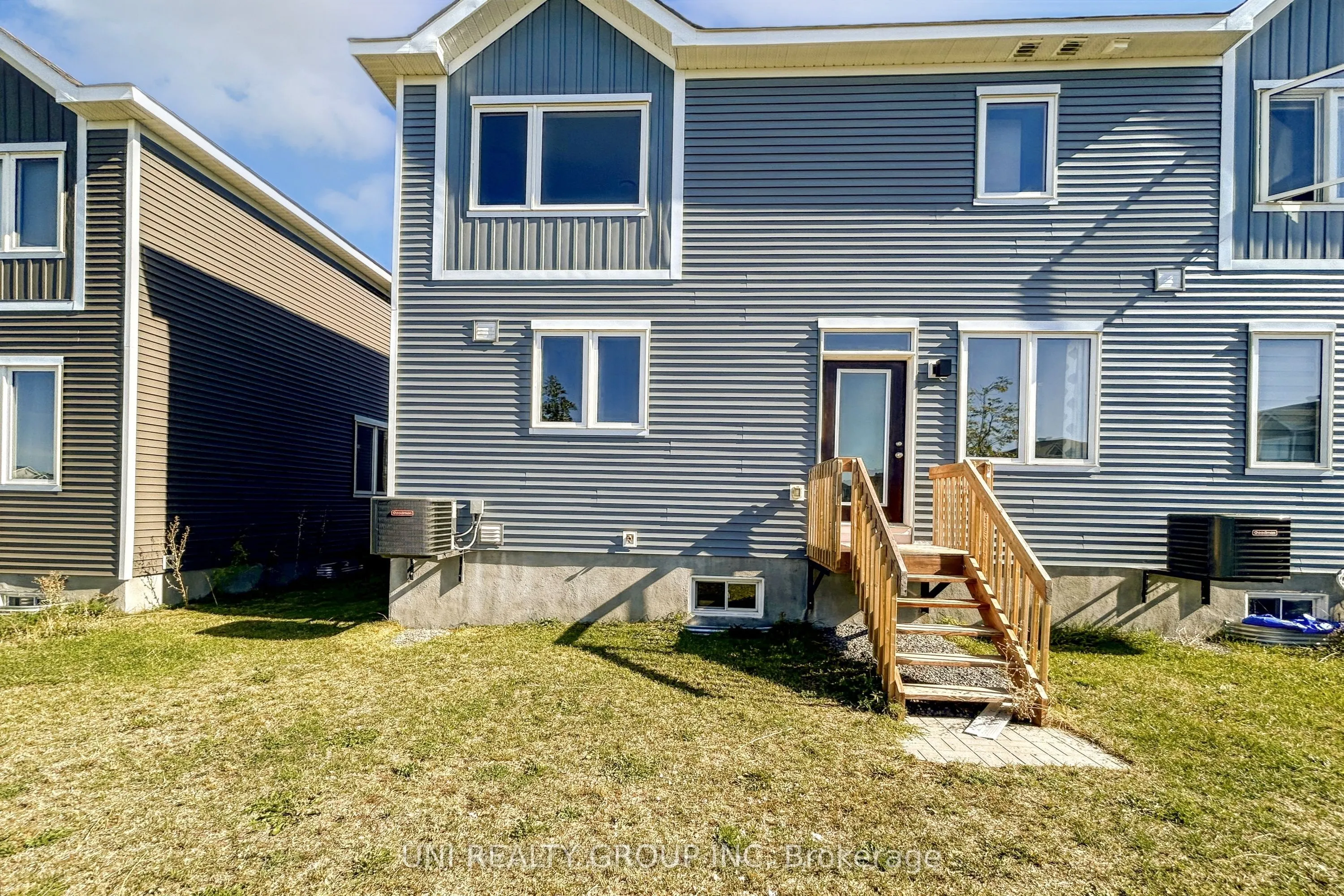 324 CANADENSIS Lane