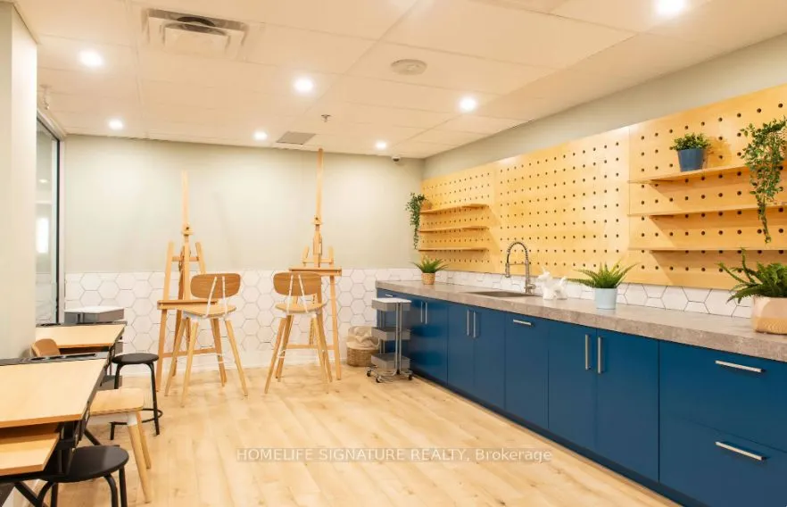 305 Rideau Street, #815