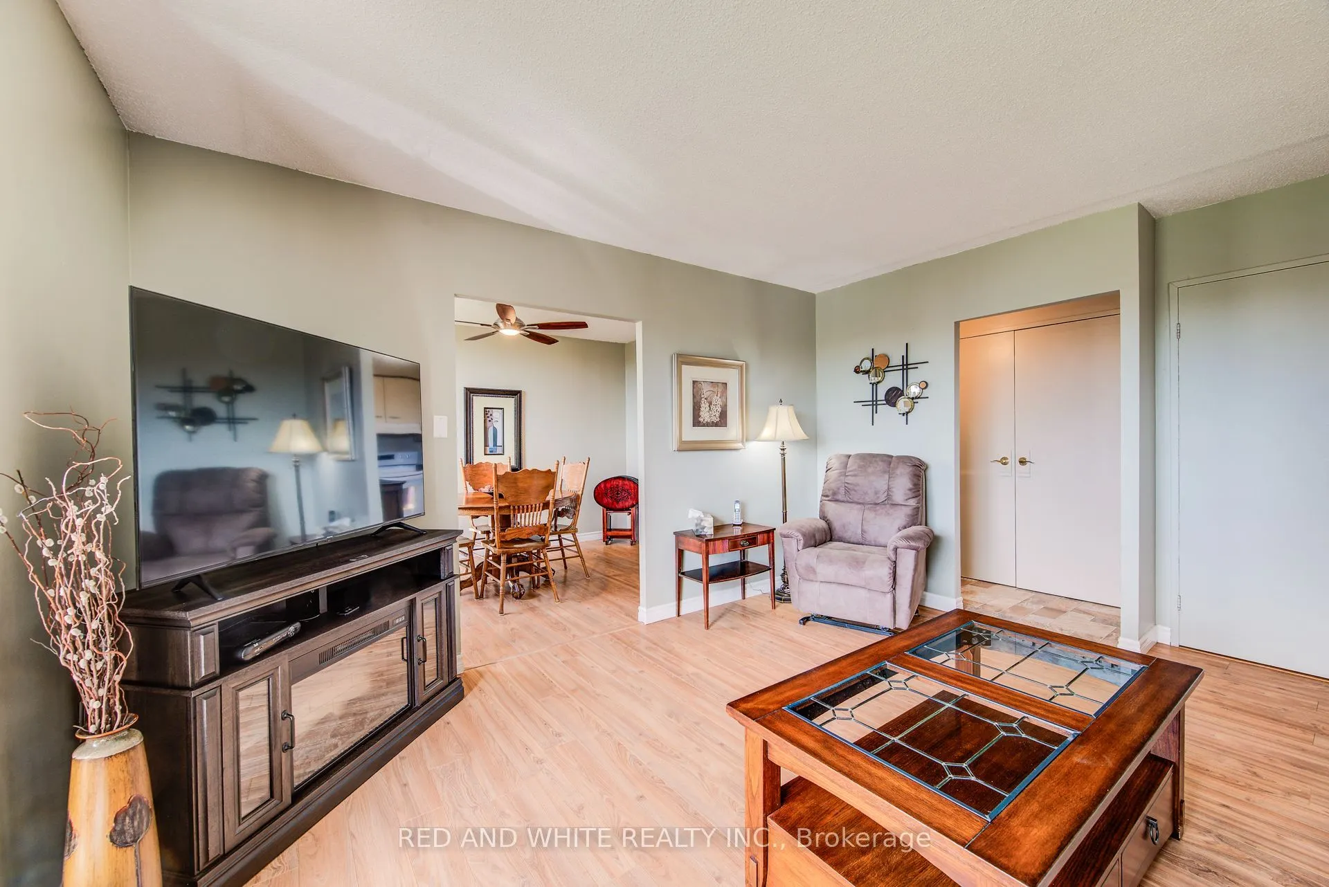 89 Westwood Road, #405