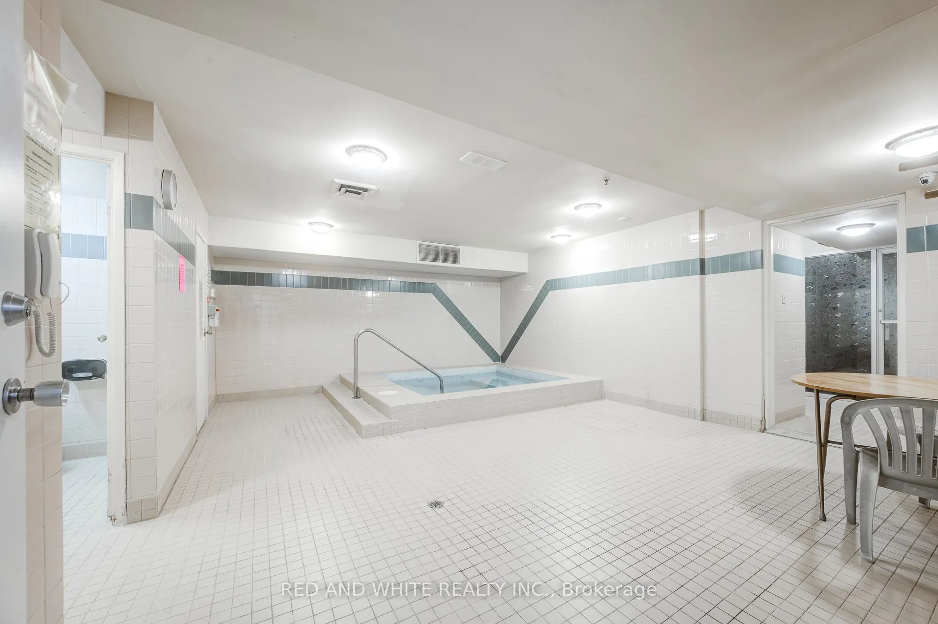 89 Westwood Road, #405