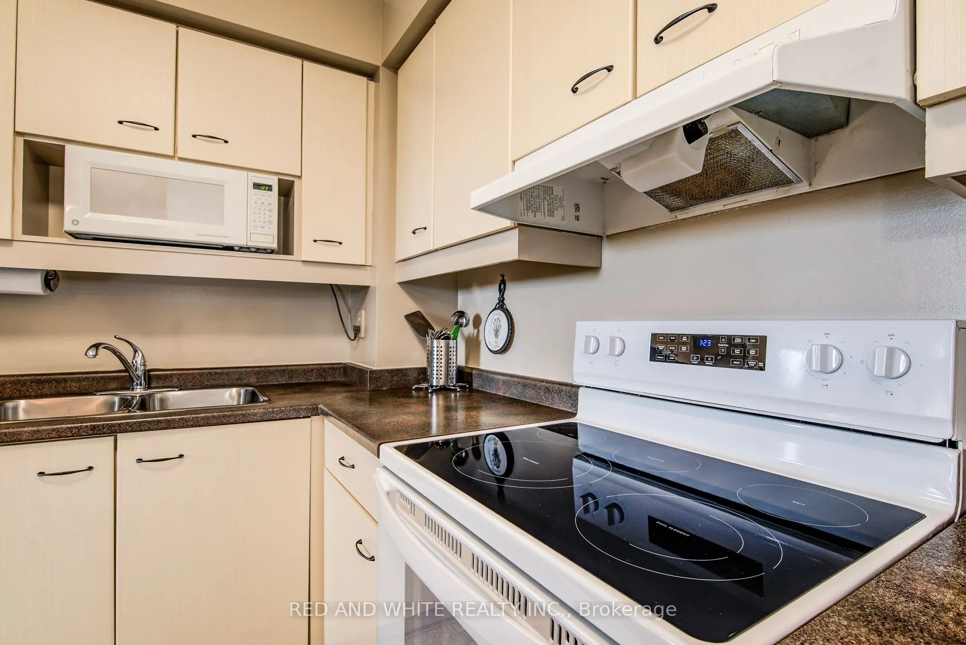 89 Westwood Road, #405
