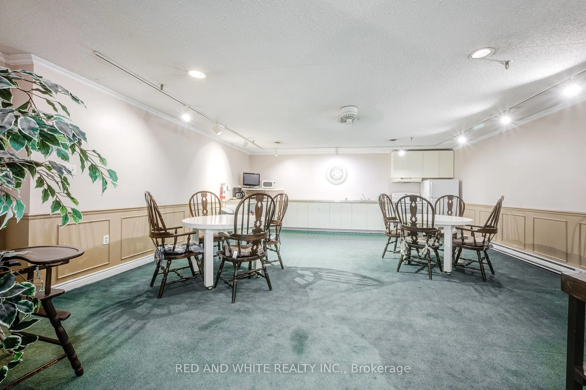 89 Westwood Road, #405