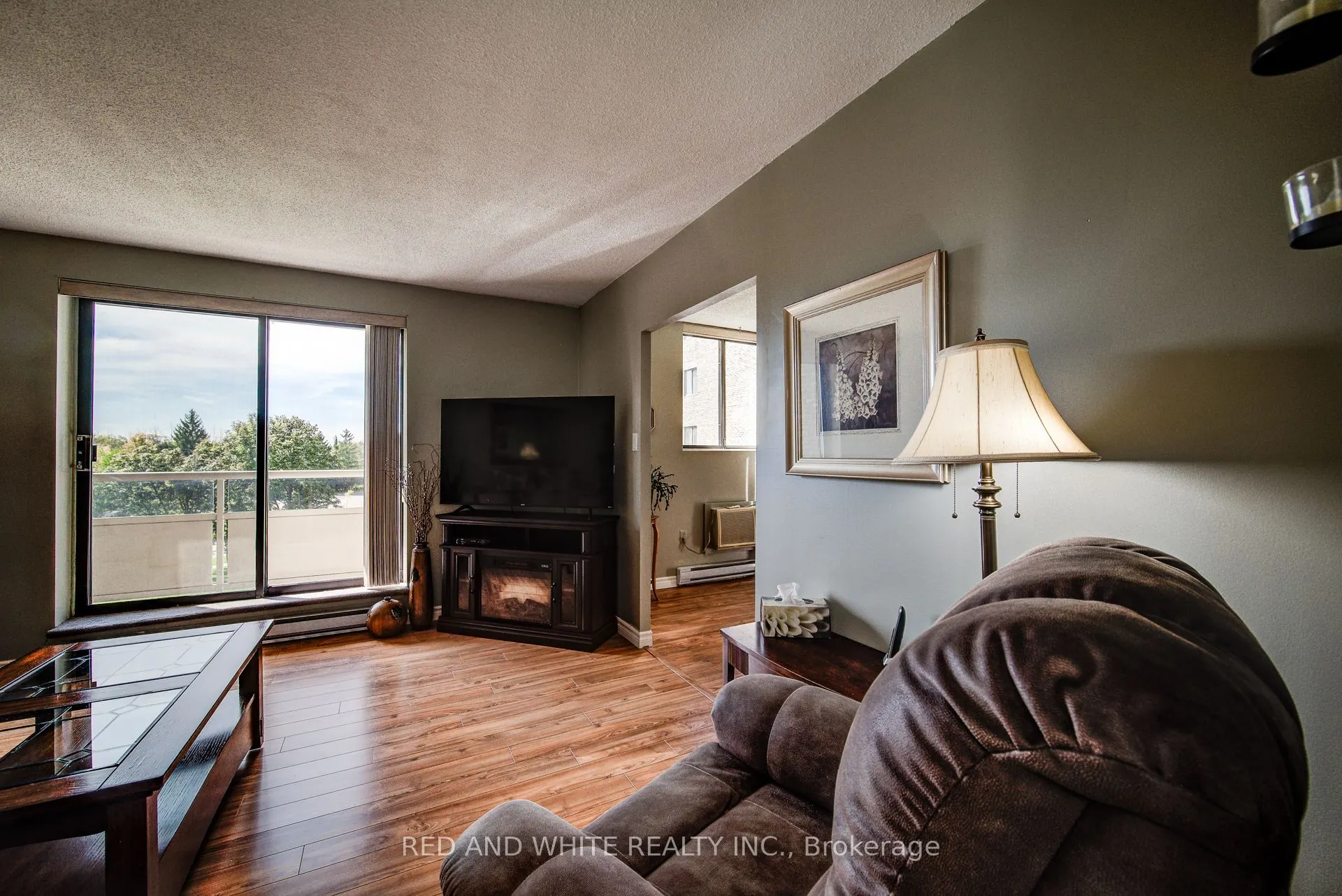 89 Westwood Road, #405