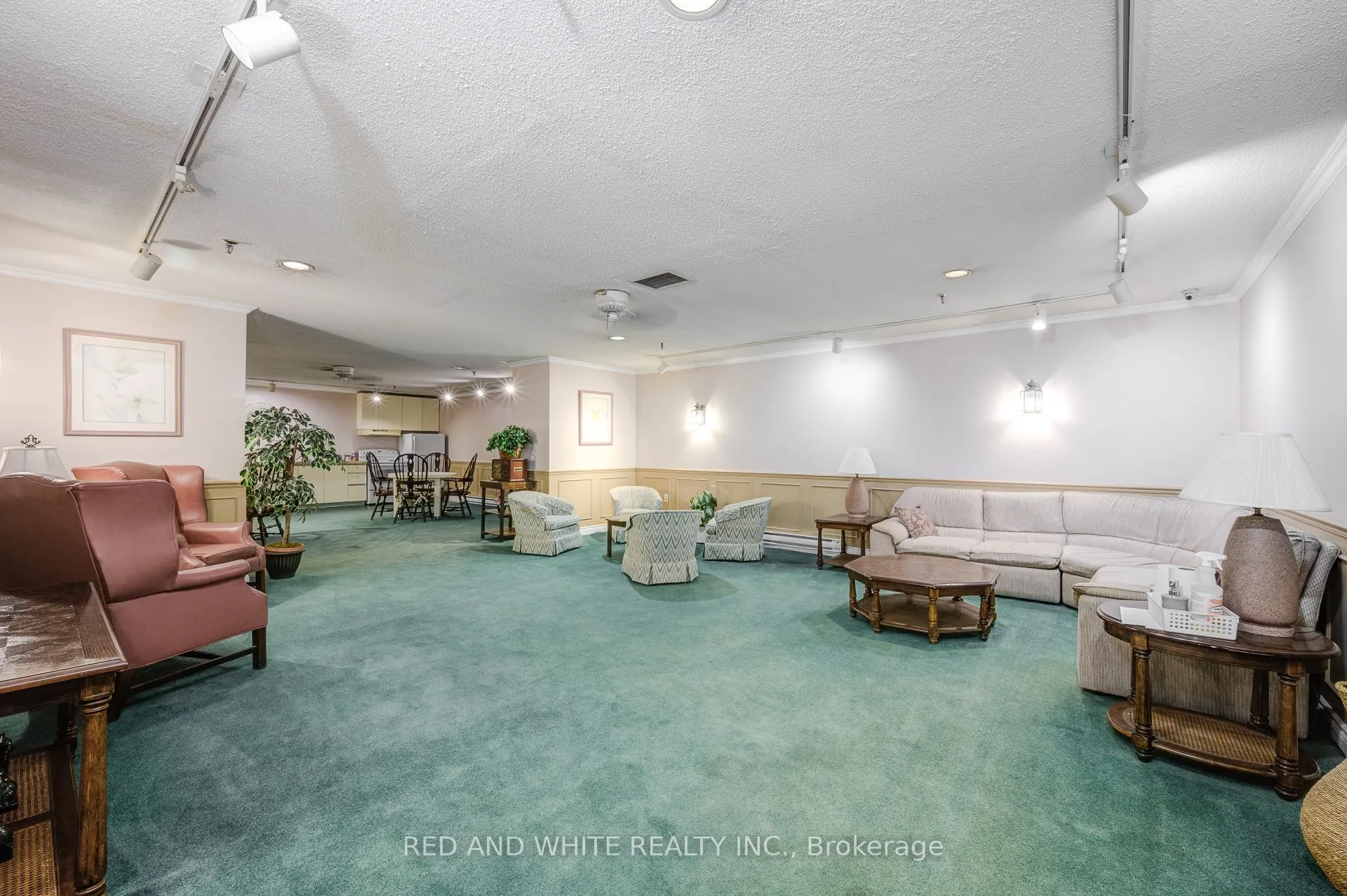 89 Westwood Road, #405