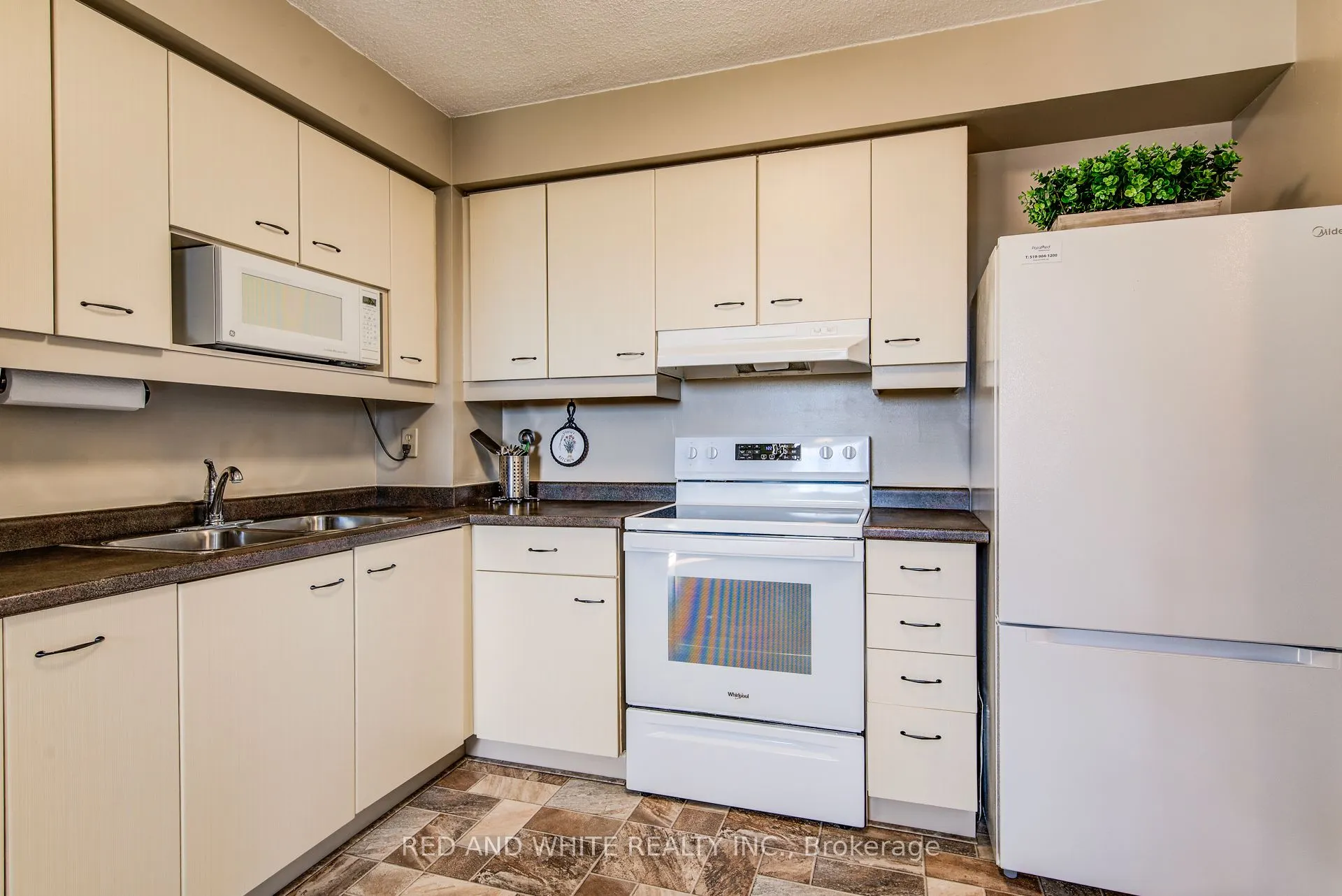 89 Westwood Road, #405