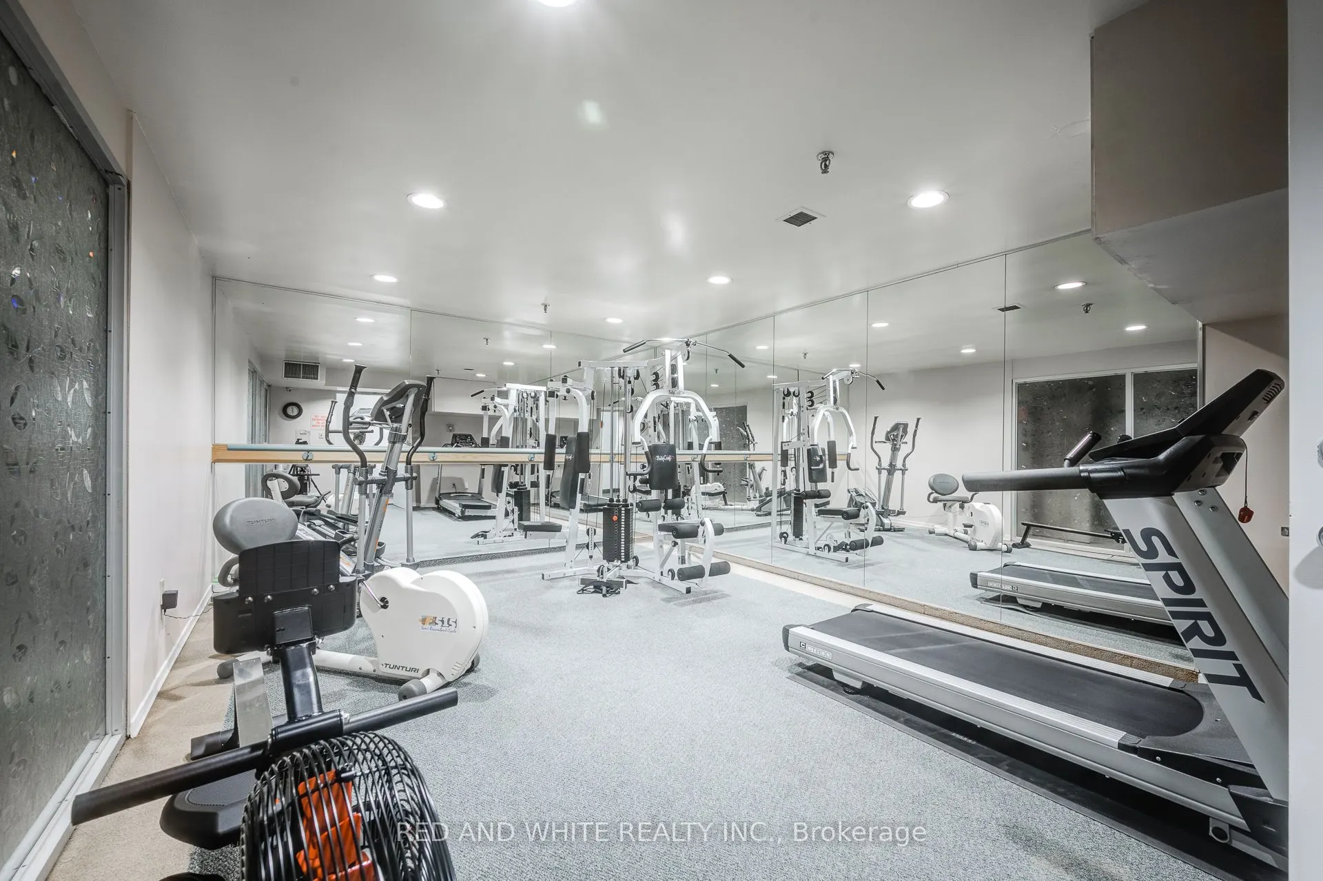 89 Westwood Road, #405