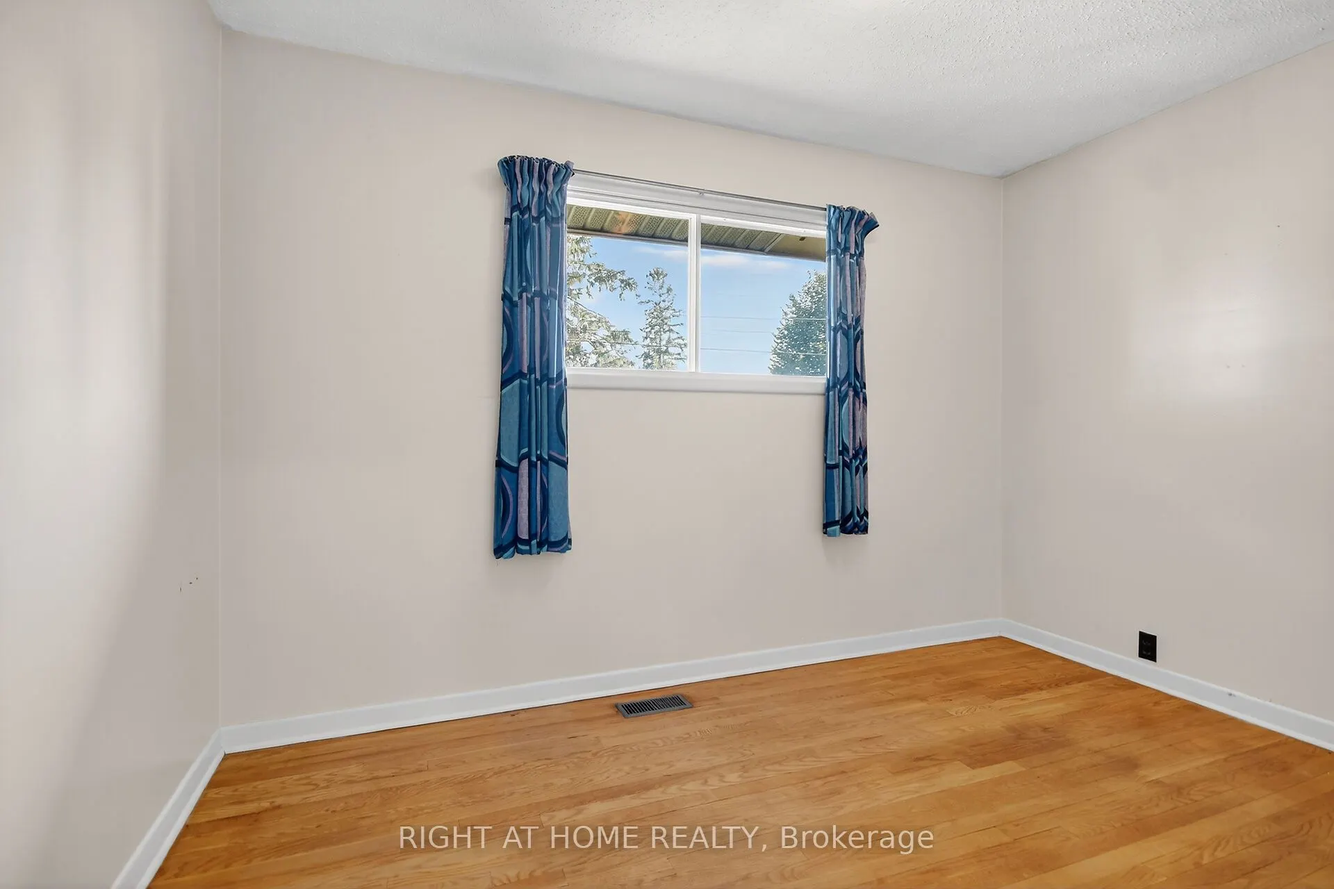 6 Higwood Drive